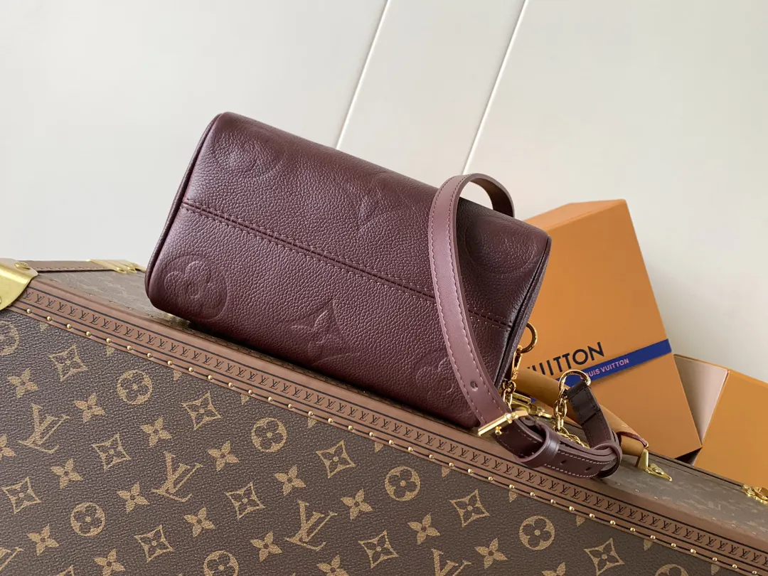 LV Speedy 黑色 米白 牛皮 收纳包 旅行收纳款