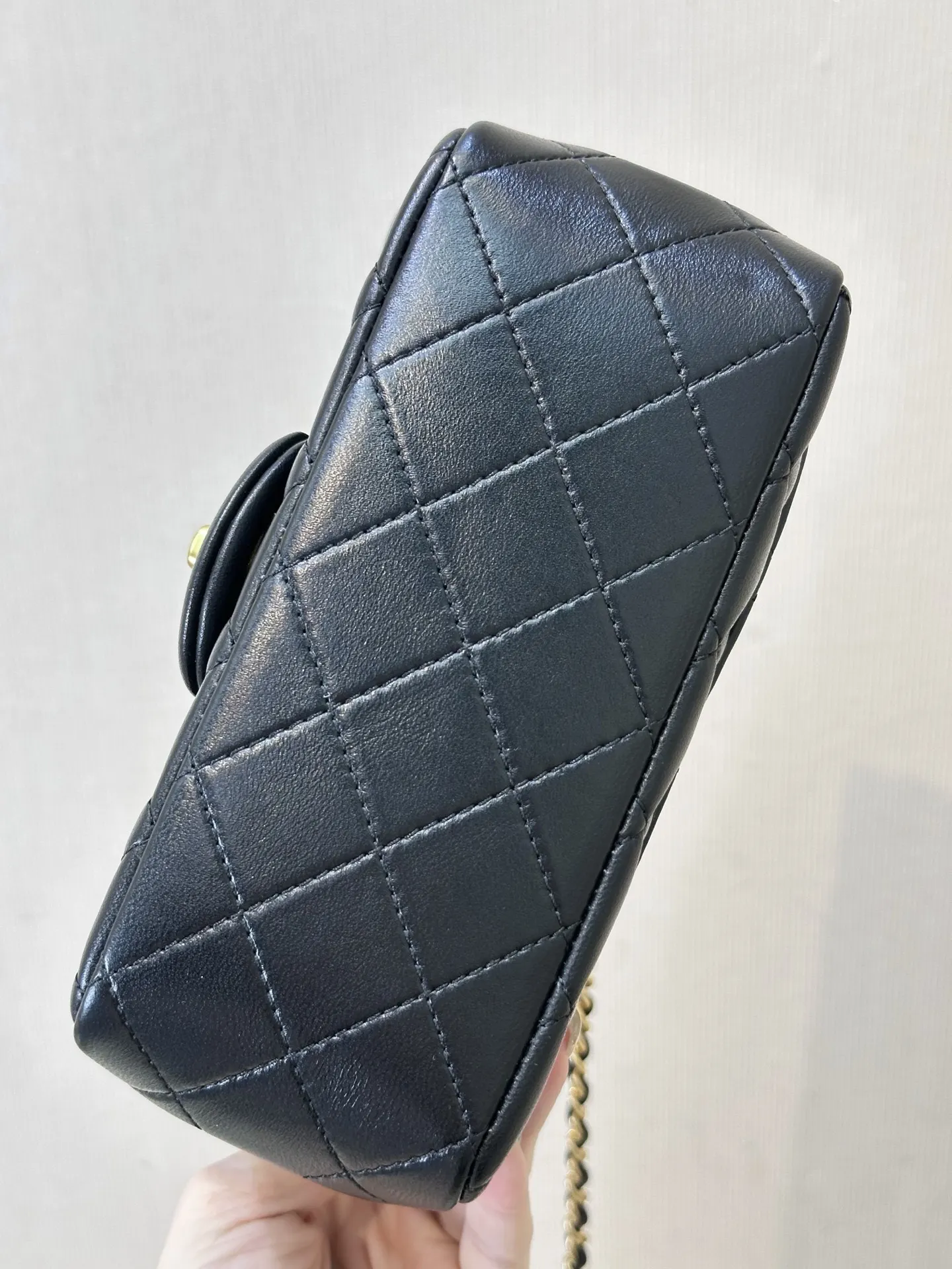 CHANEL 蓝色牛皮链条包 迷你斜挎款