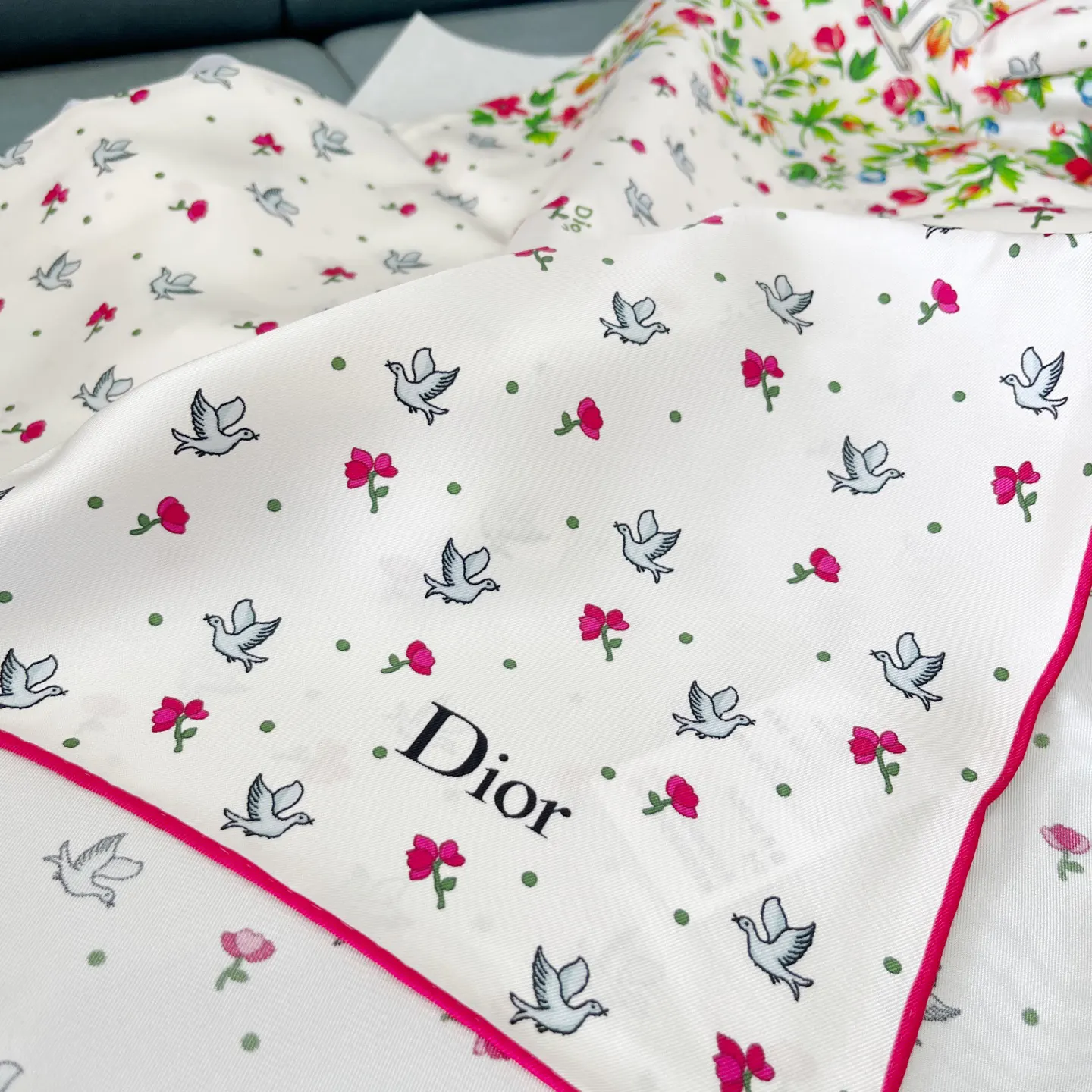 Dior 白色/红色 围巾