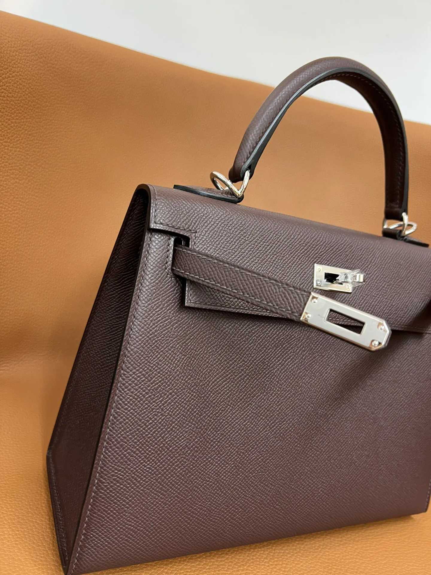 Hermès Kelly Top Handle Bag Classic Leather