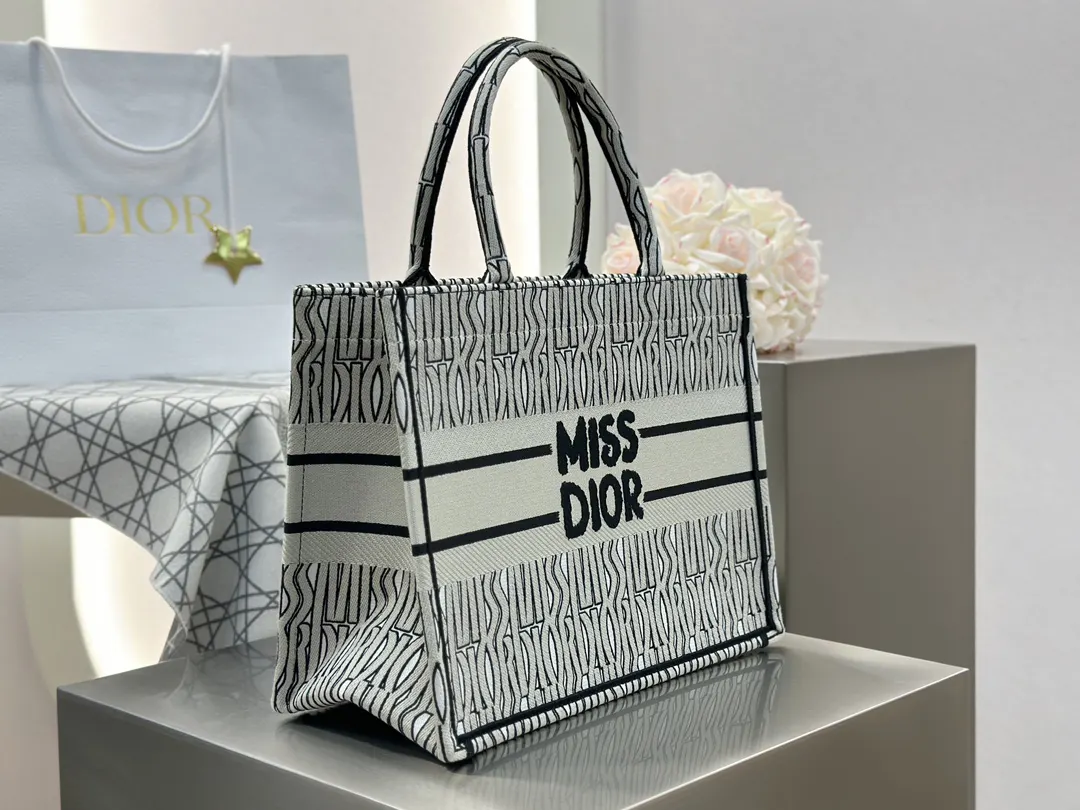 綠色 图案细腻的刺繡 复 托特包 大容量托特款