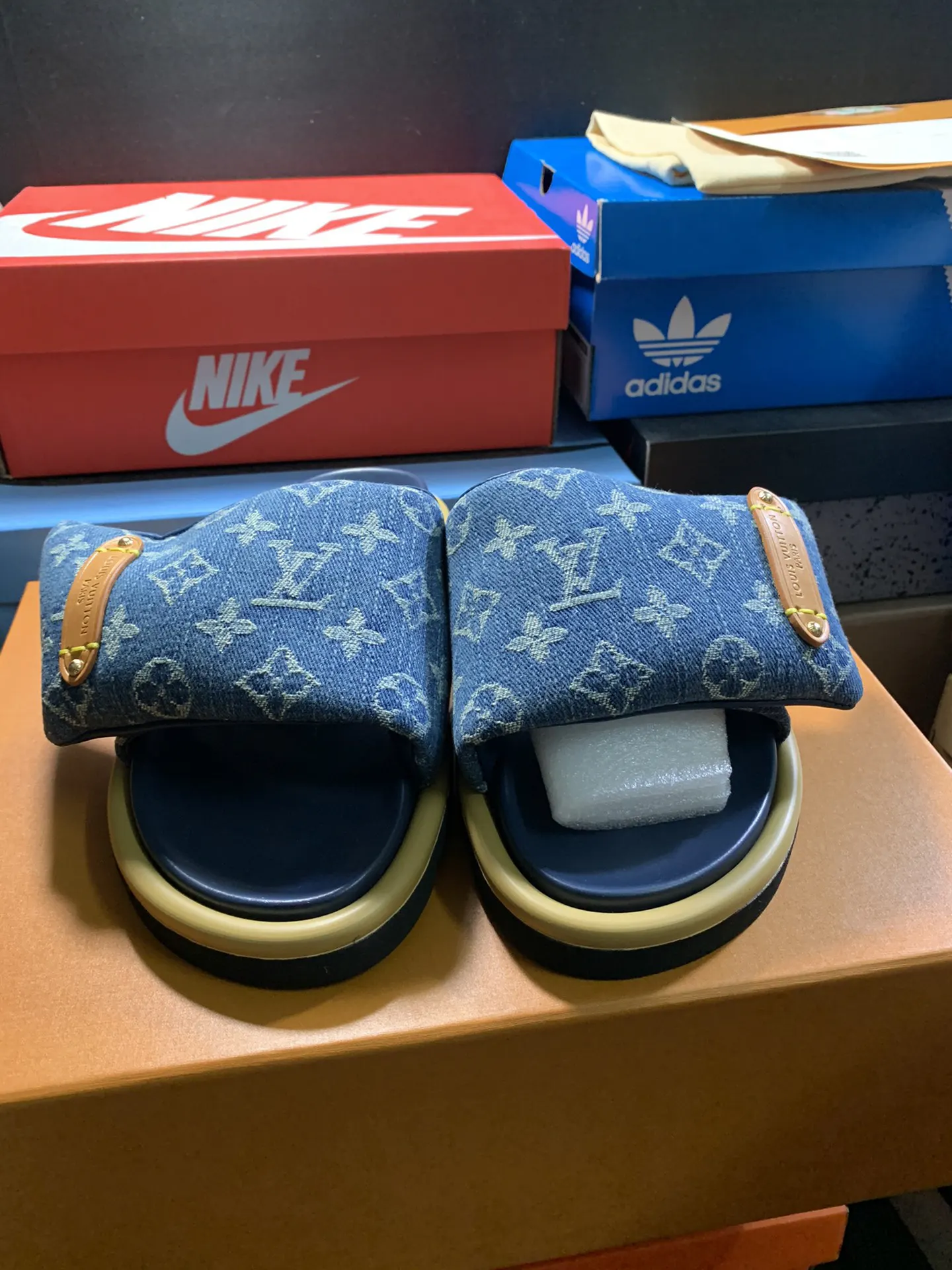 LV platform slippers, casual and versatile Image 4 LV platform slippers, casual and versatile Image 4