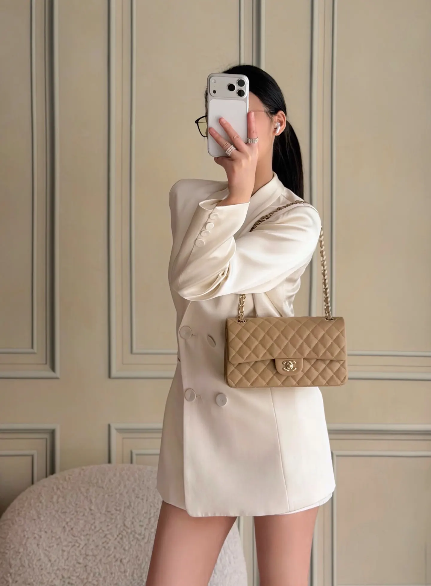 Chanel 米棕色牛皮菱格链条包 金扣