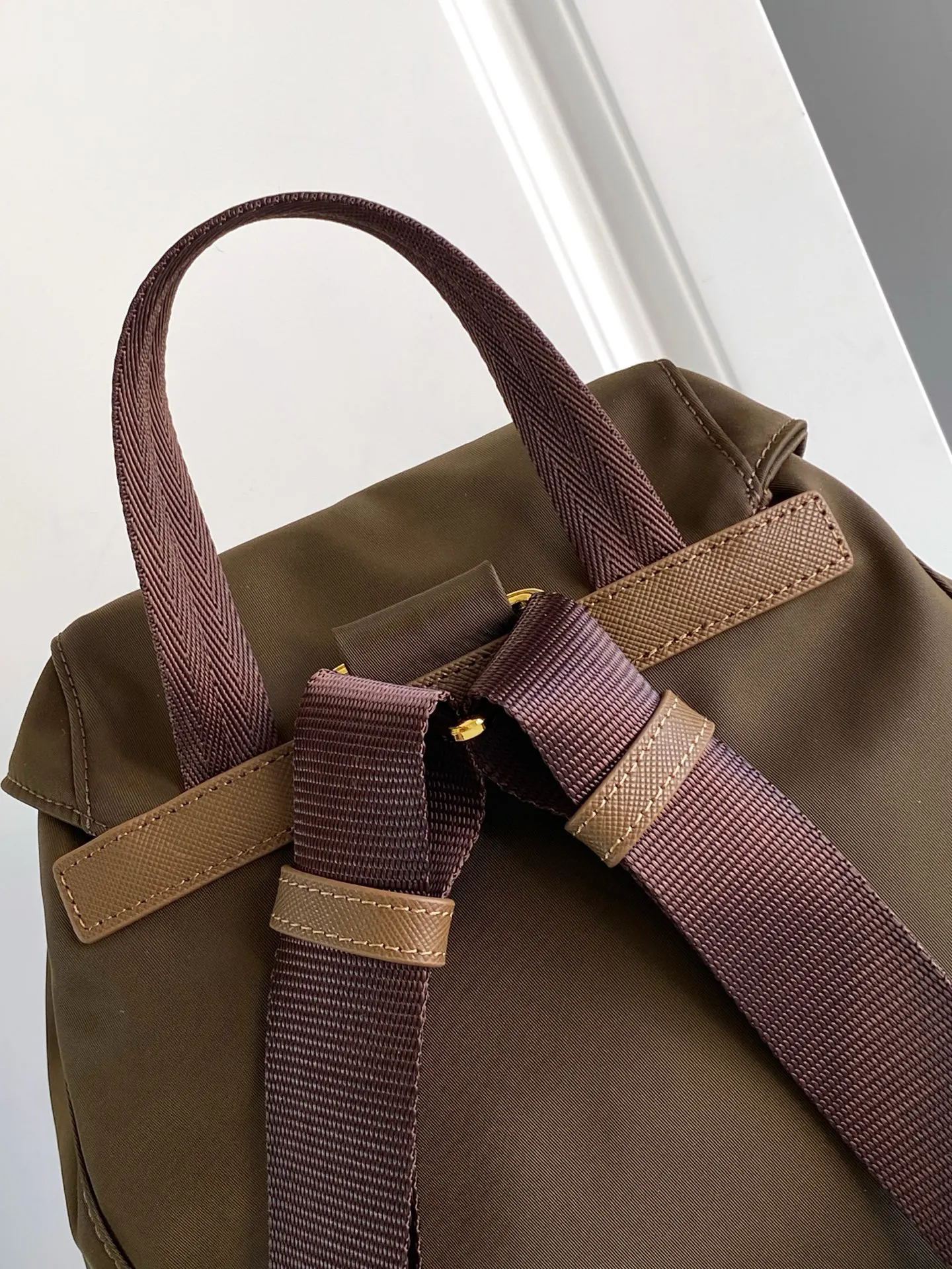 PRADA 1BZ081 Re-Nylon尼龙 双肩背包 轻便实用款