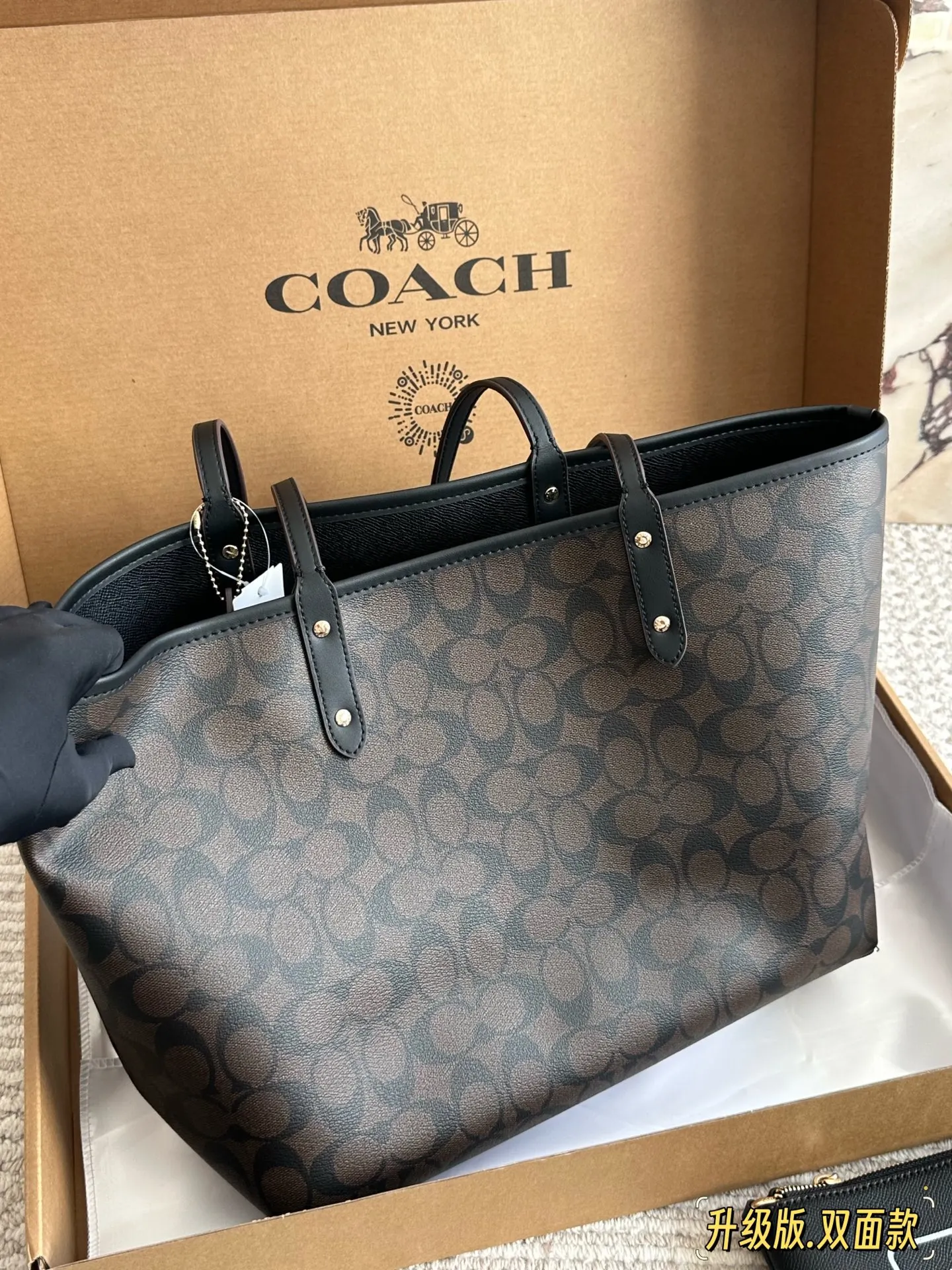 Coach 盒 家 吸扣单面ci 托特包 大容量托特款