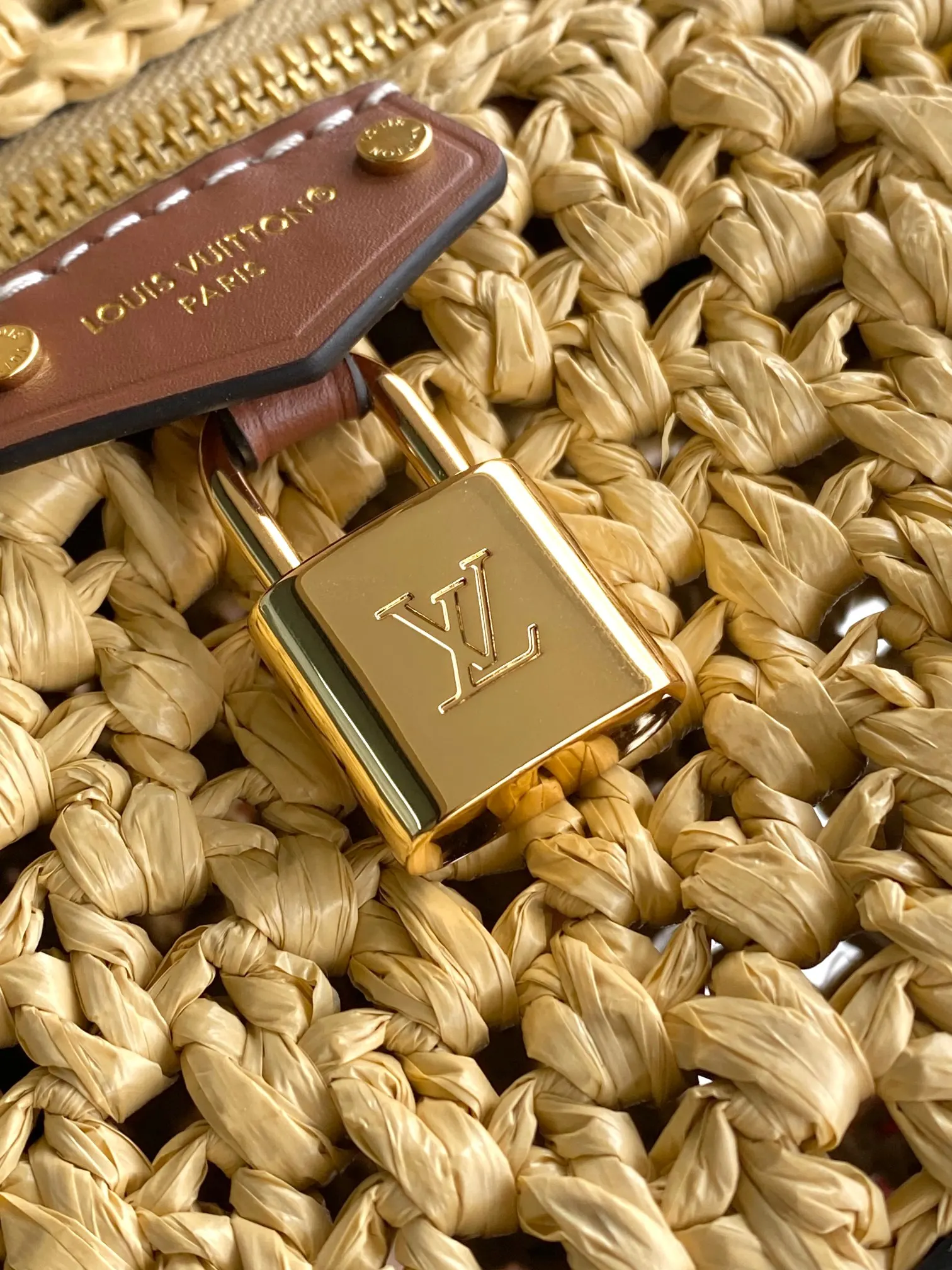 LV 牛皮 海 外‬单 独实家‬拍 半钢 VANITY 鏈條包 精致鏈條款