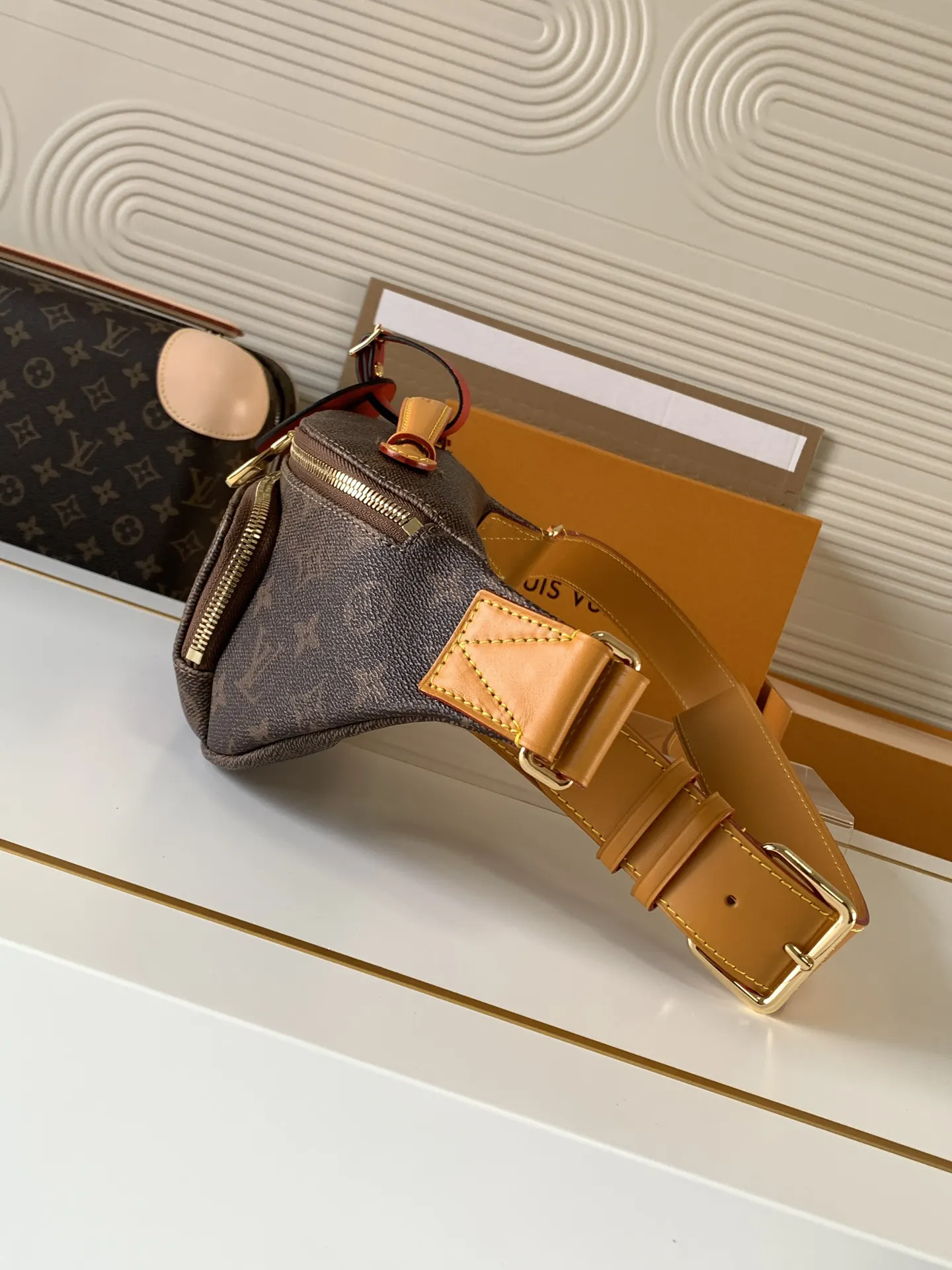 Louis Vuitton Belt Bag Casual Leather