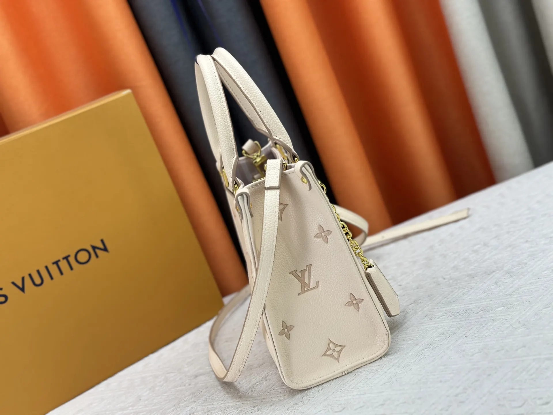 Chain Bag Leather