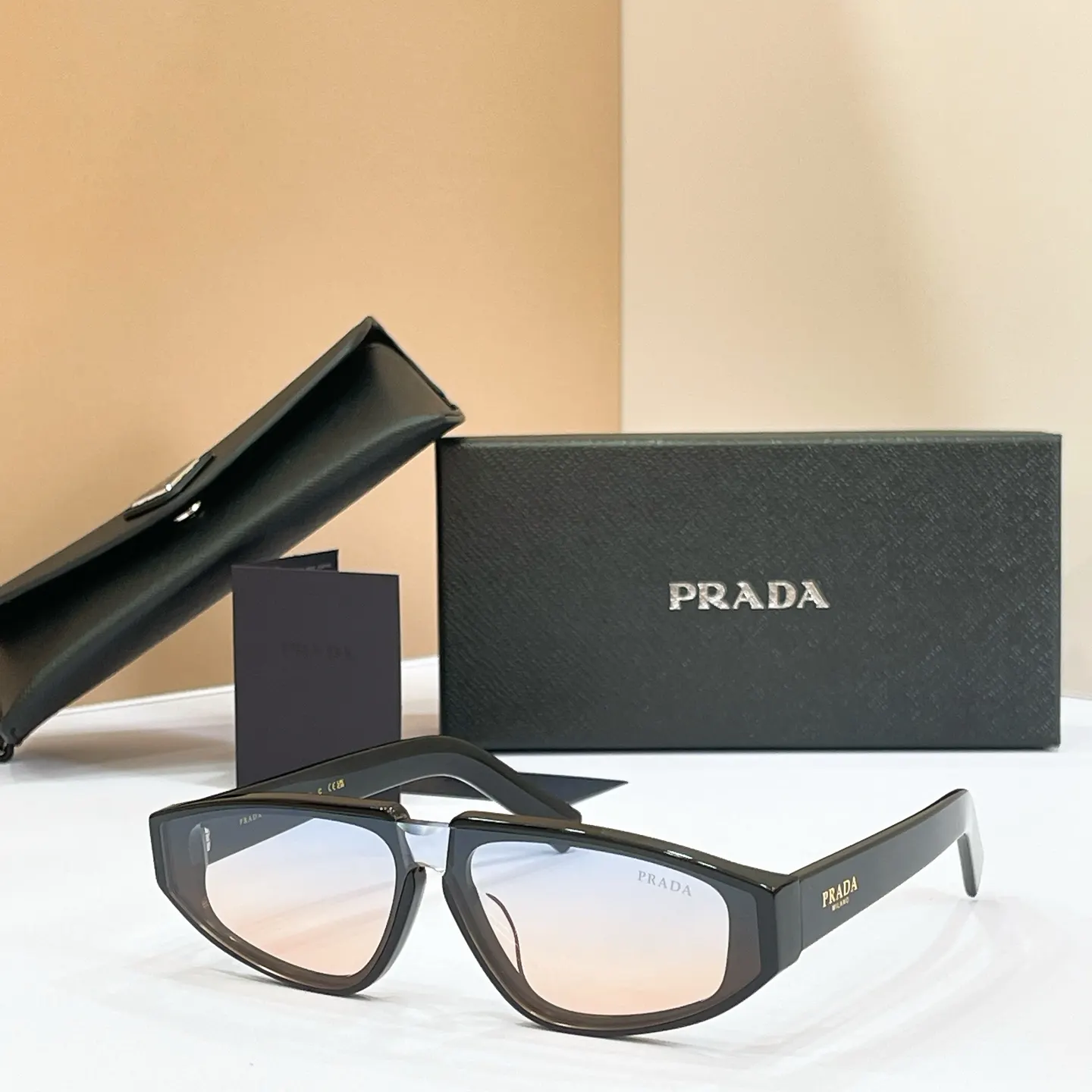 Prada PR 2149S 太阳镜
