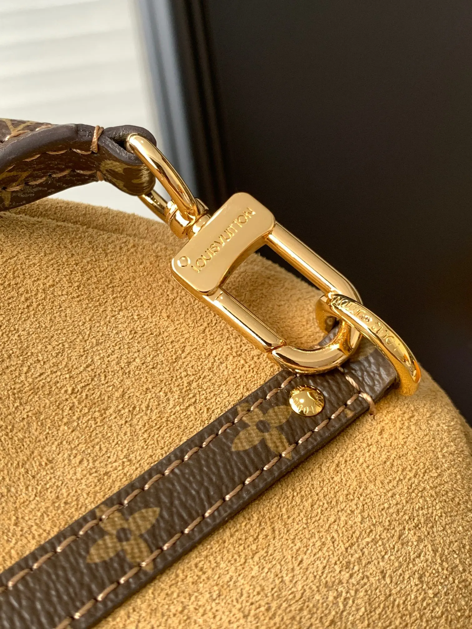 LV Keepall travel bag, large capacity travel model Image 7 LV Keepall travel bag, large capacity travel model Image 7