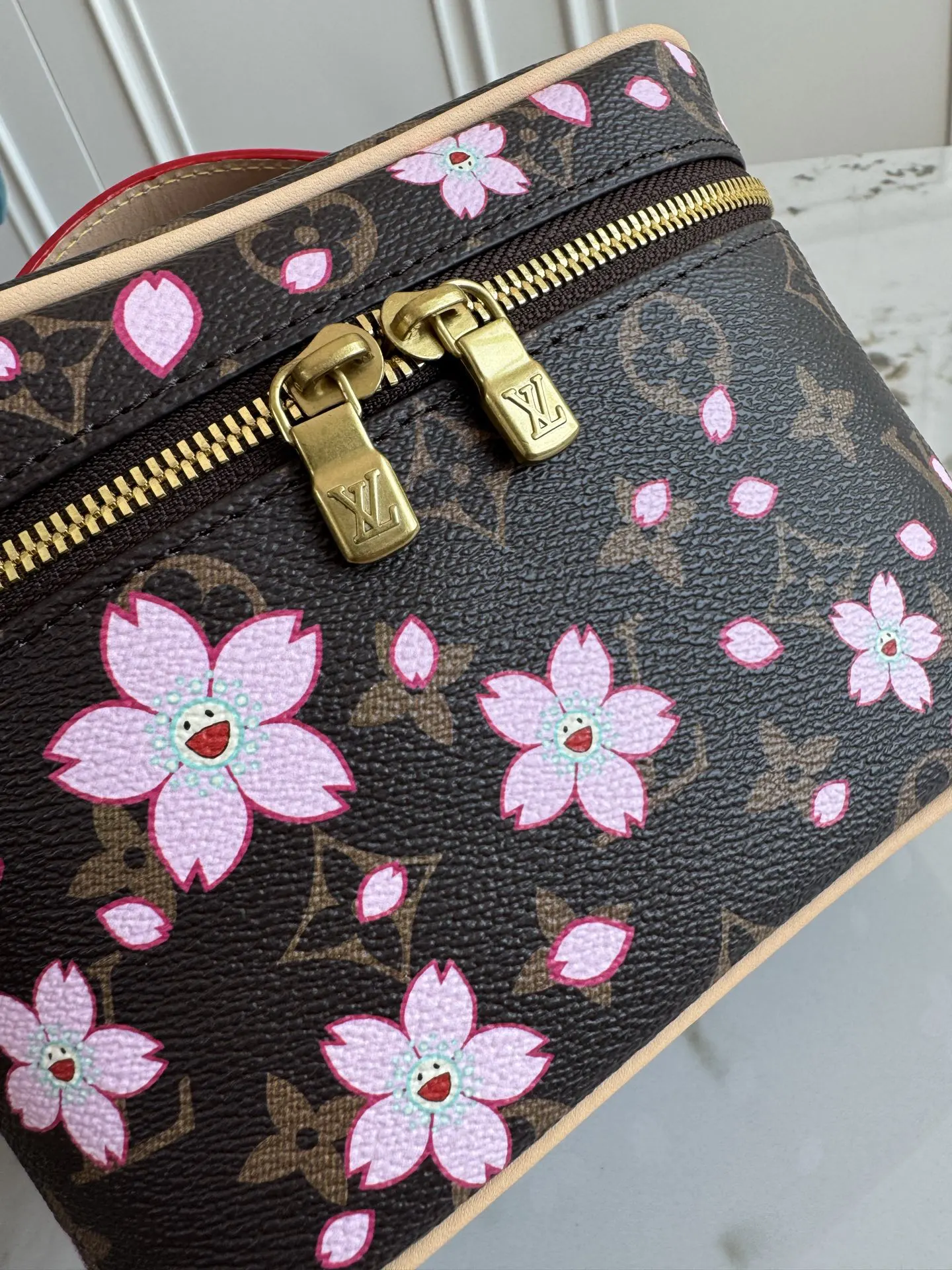 LV 棕色 金色 牛皮 化妝包 便携收納款