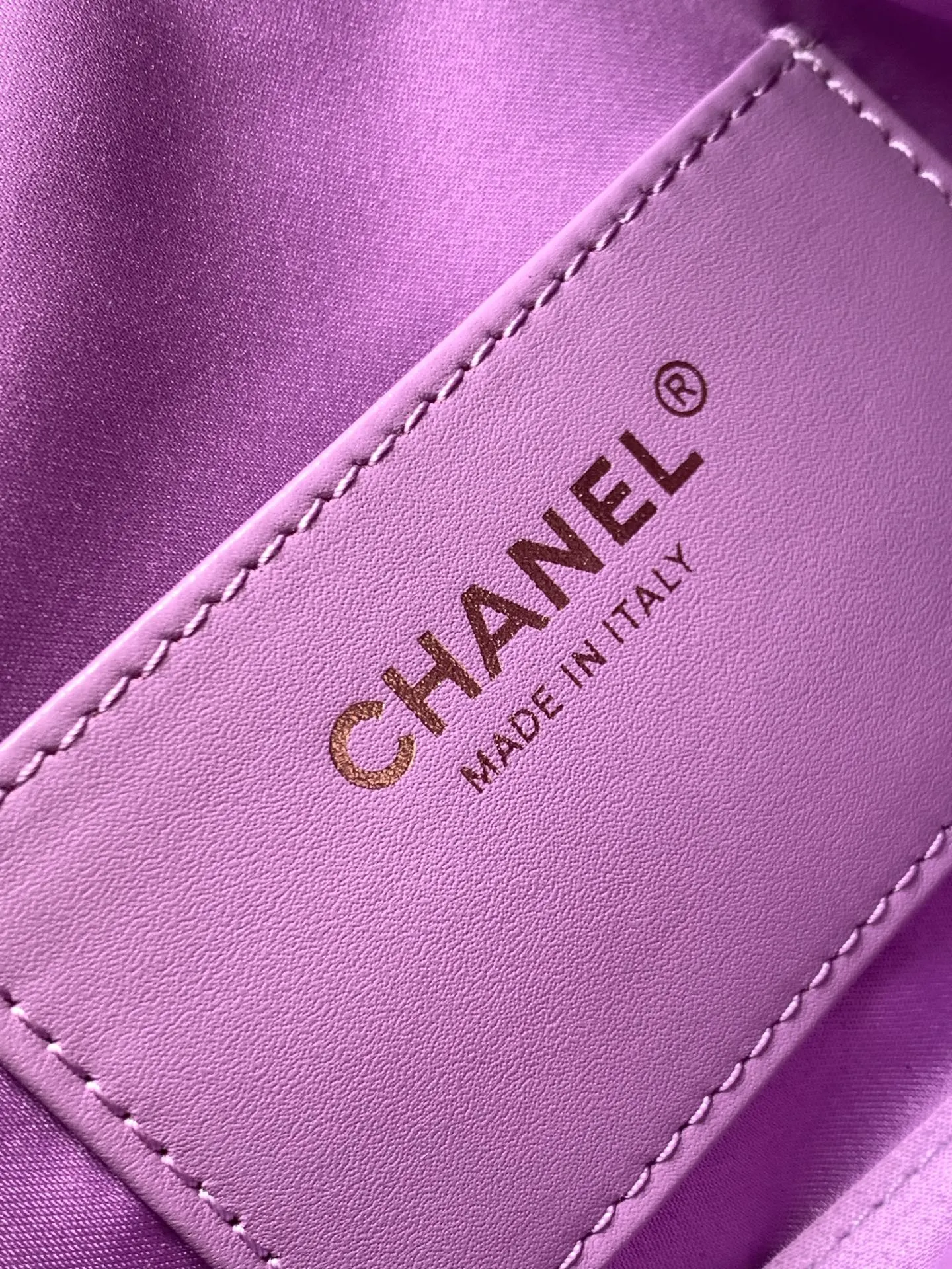 CHANEL 迷你磨砂皮 复古金币纽扣抽绳水桶包 菱格纹 经 链条包 精致链条款