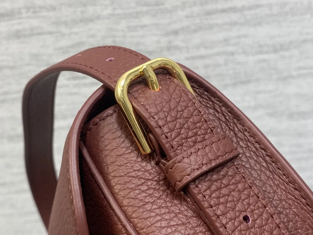 Dior Bobby Leather Handbag Image 6 Dior Bobby Leather Handbag Image 6