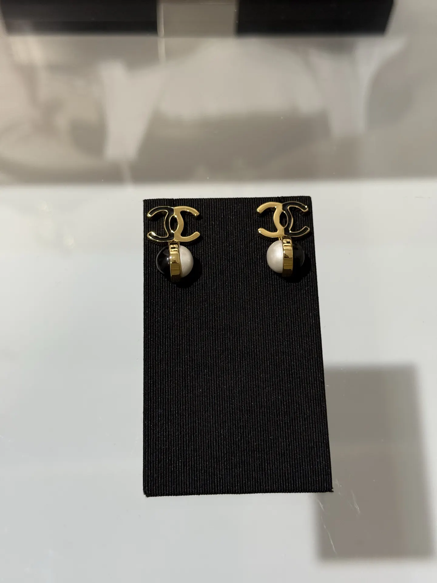 Chanel 黑金 拼色 珍珠 珐琅 耳环 优雅耳饰