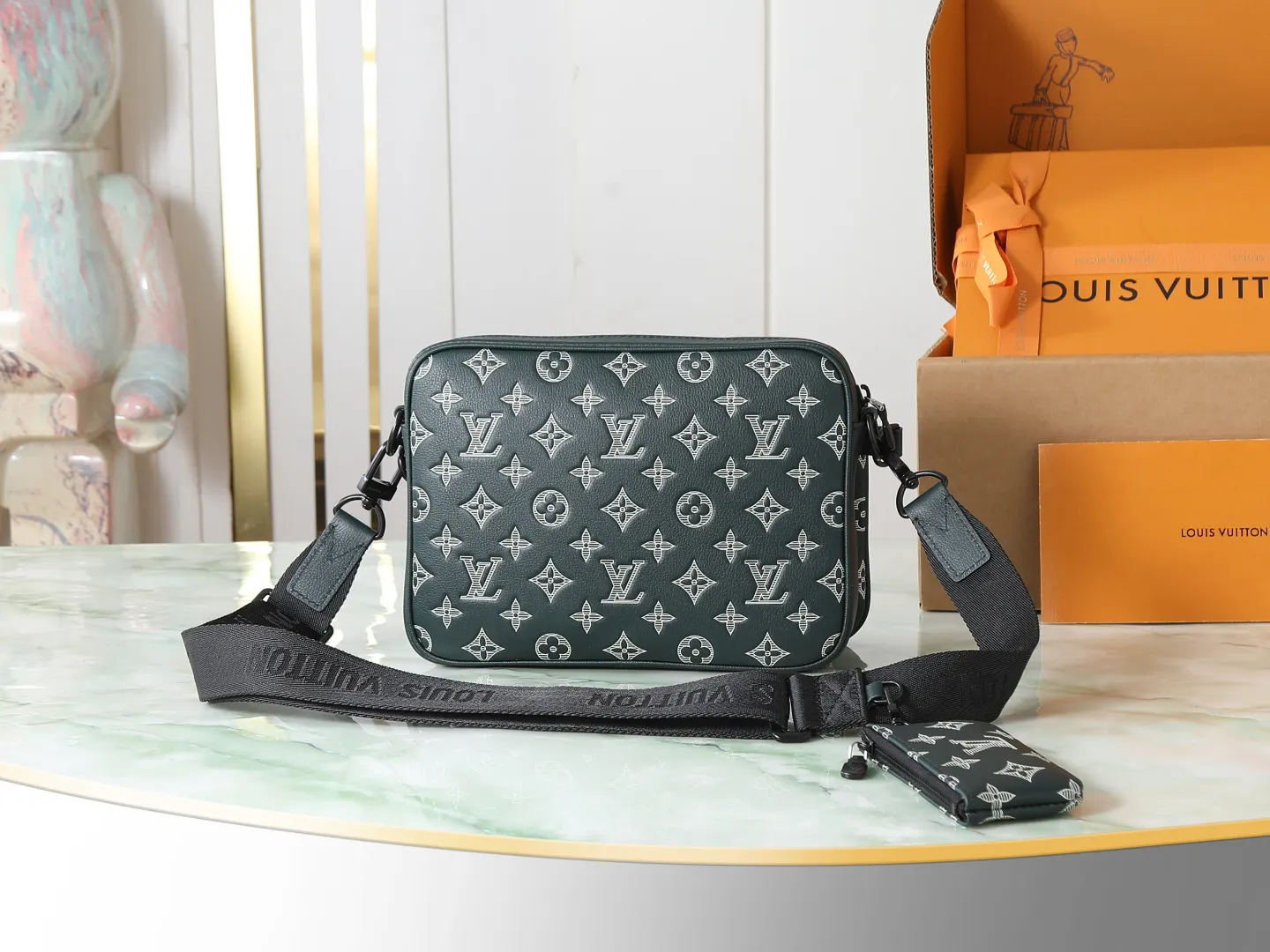 LV Trio Messenger black and gray color scheme messenger bag Image 3 LV Trio Messenger black and gray color scheme messenger bag Image 3