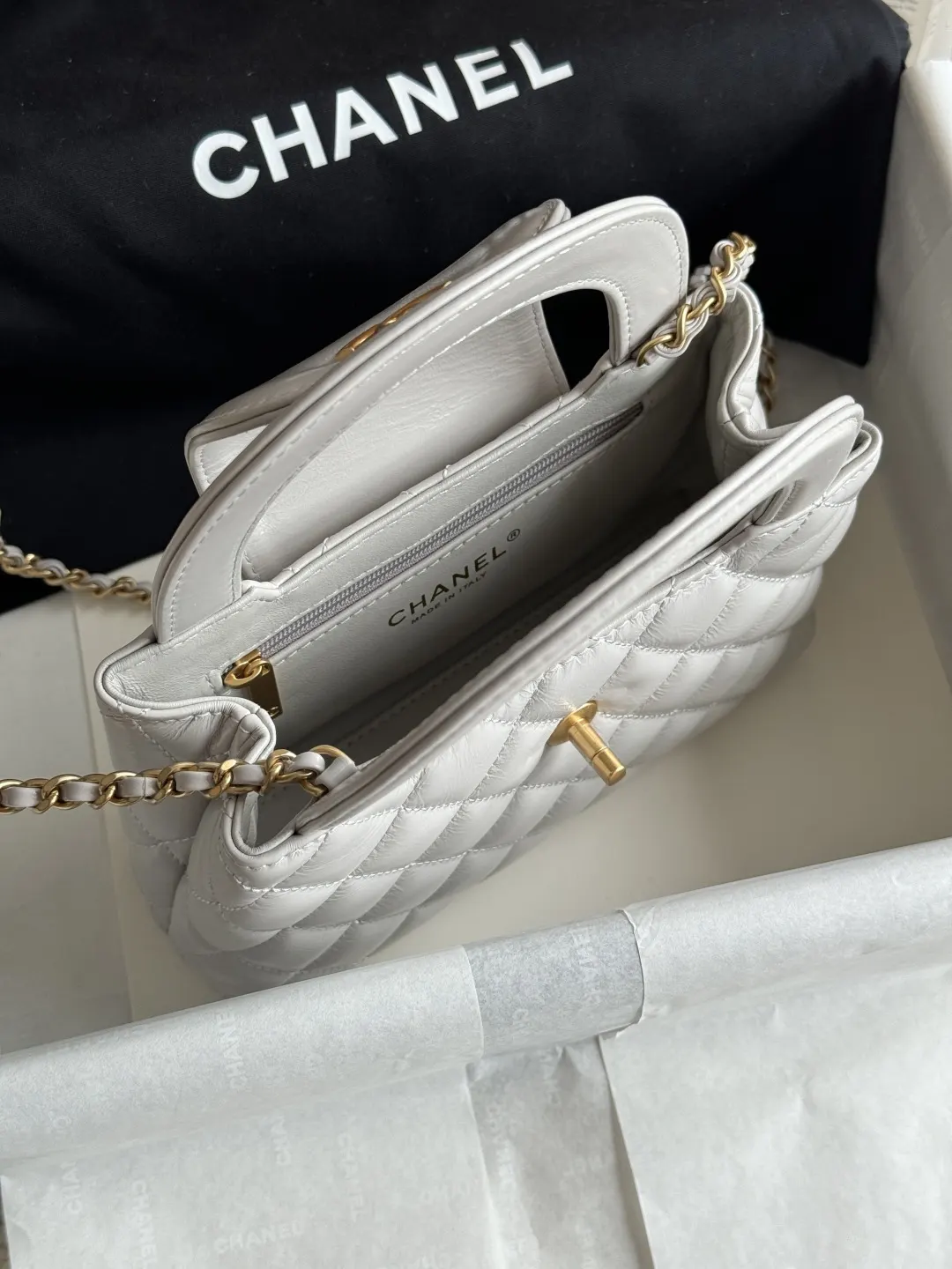Chain Bag Leather Image 9 Chain Bag Leather Image 9