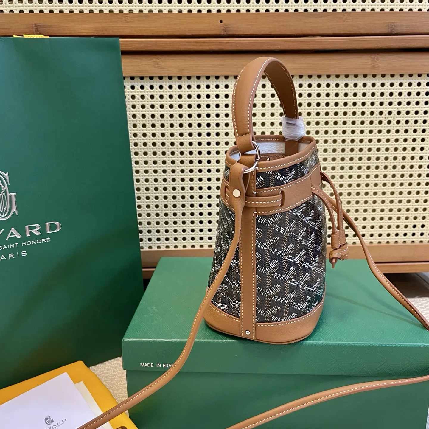 Goyard 皮革 轻盈小巧去始终保持标志性水桶百搭造型 水桶包 休閒水桶款