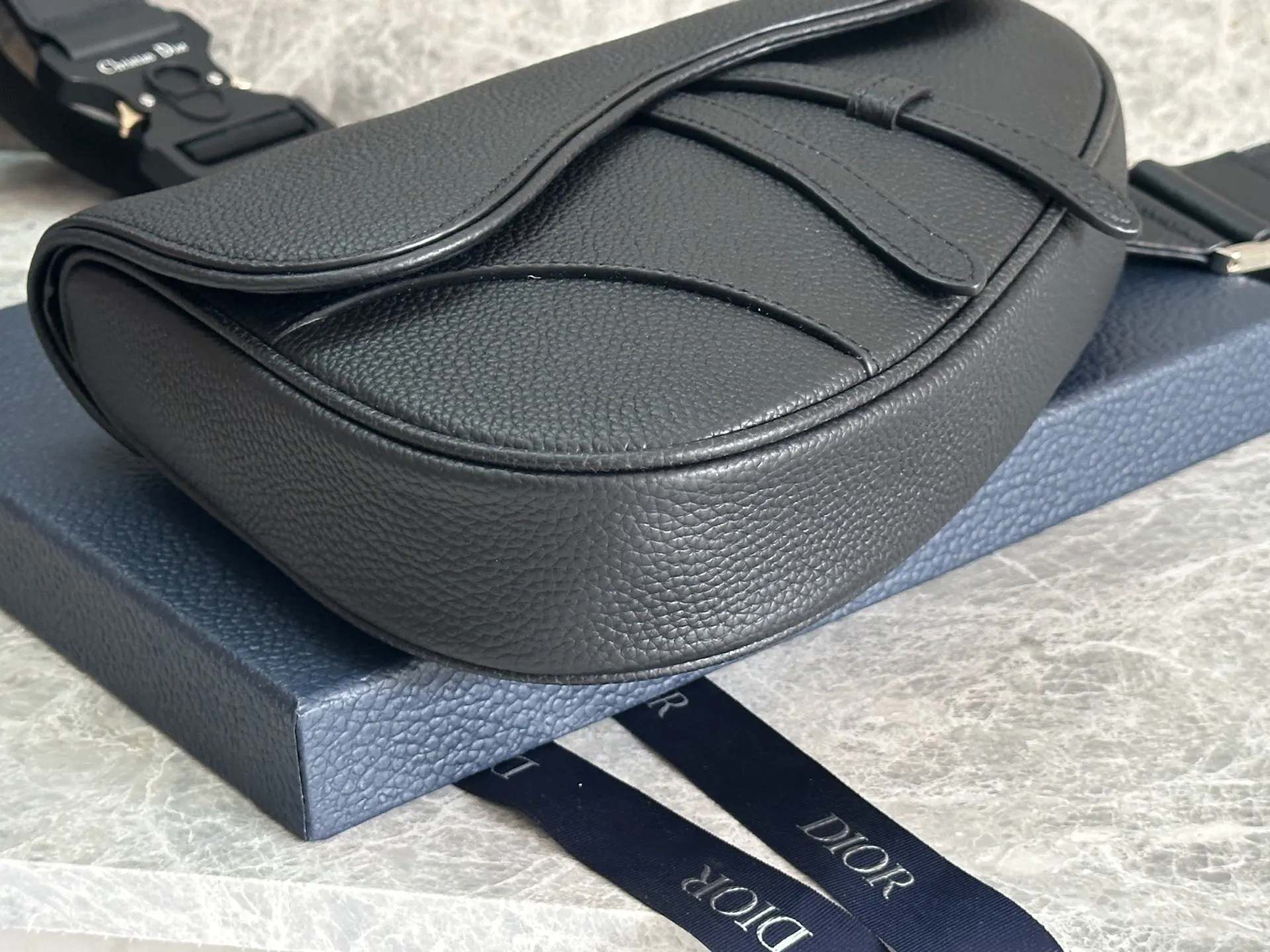 Dior Saddle 黑色马鞍包 手提斜挎 手提包