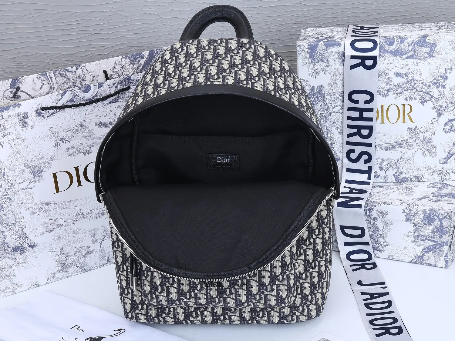 Dior 黑色 小牛皮 厂价 双肩包 实用双肩款