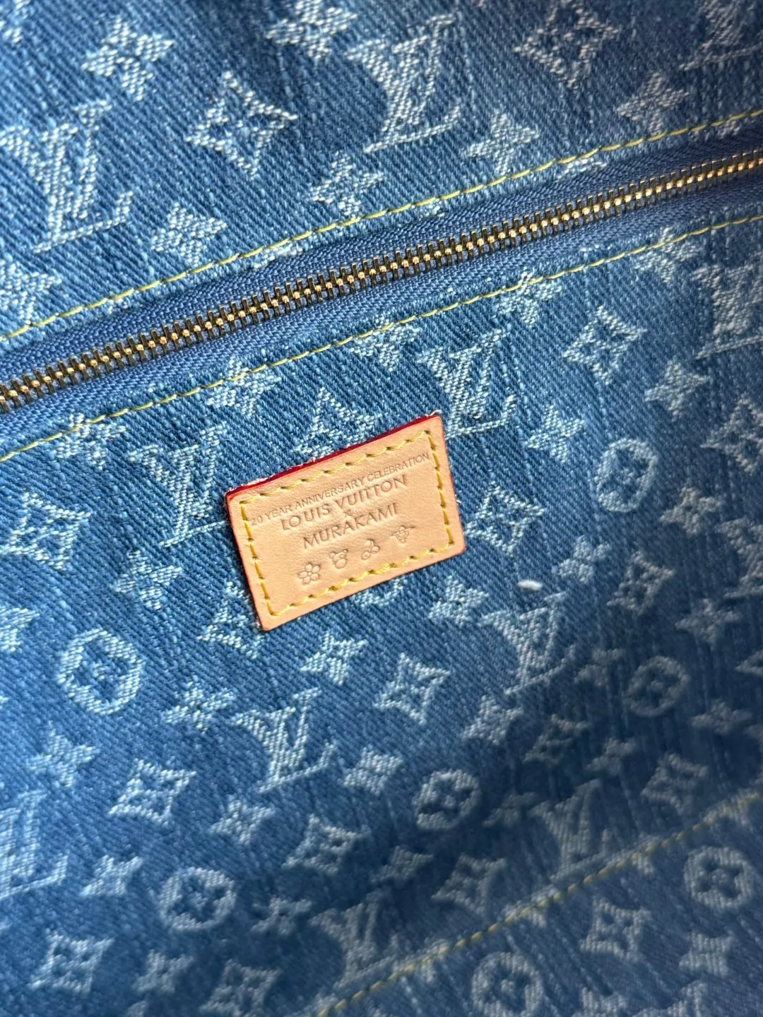 LV 金色 牛仔 Mo化妆包 便携收纳款