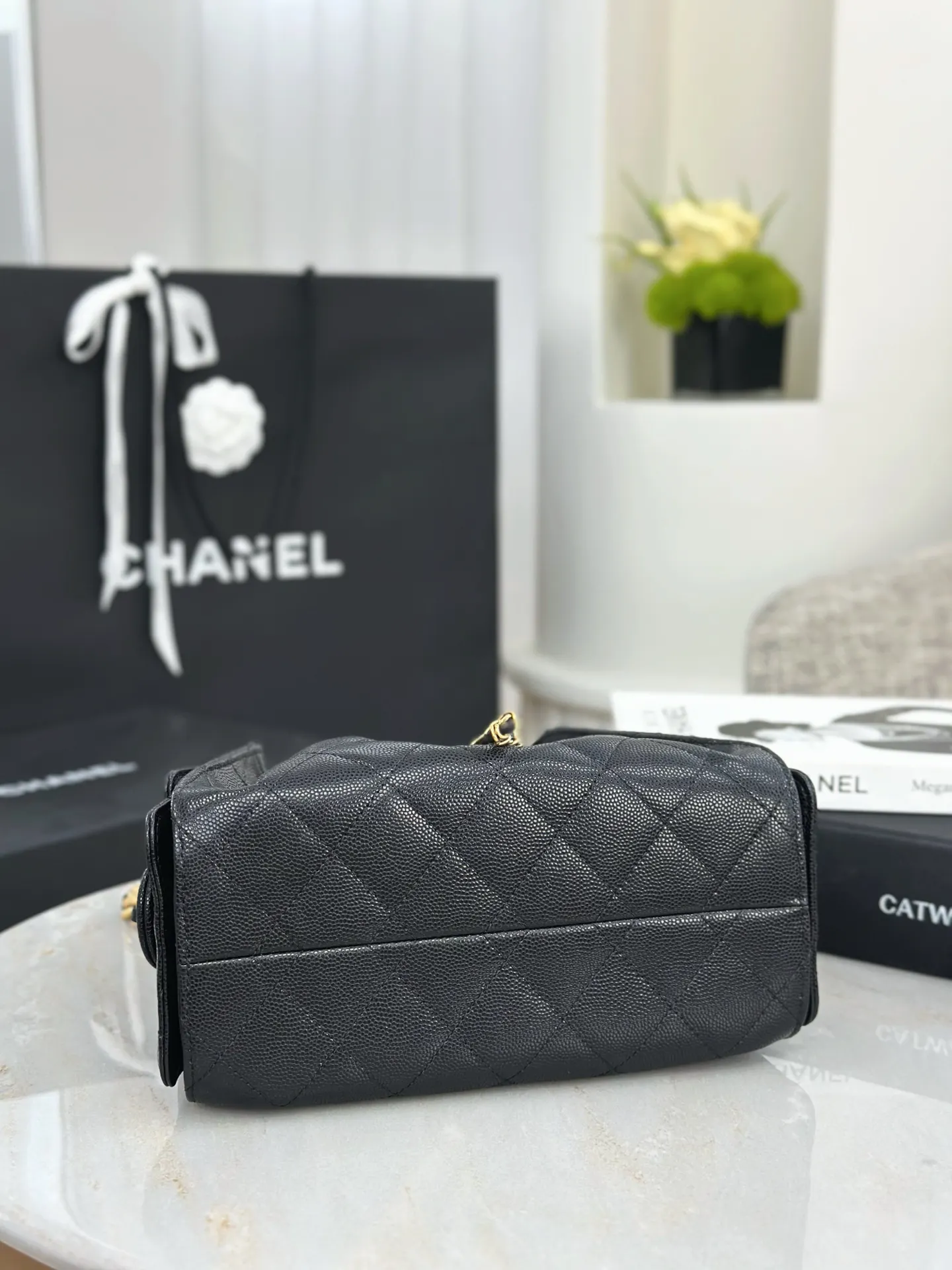 Chanel 22 Large Black Leather Chain Bag