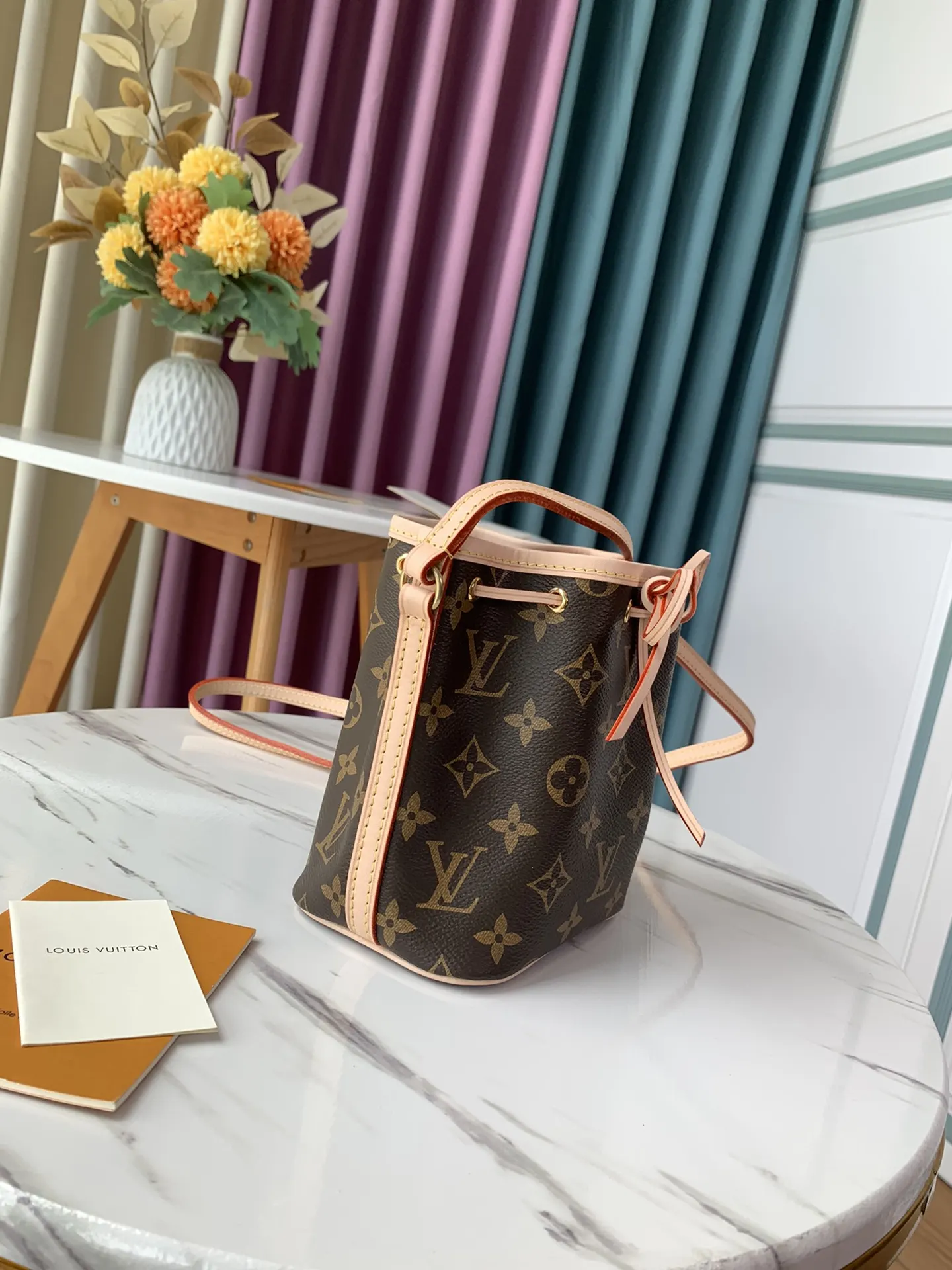 Louis Vuitton Bucket Bag Casual
