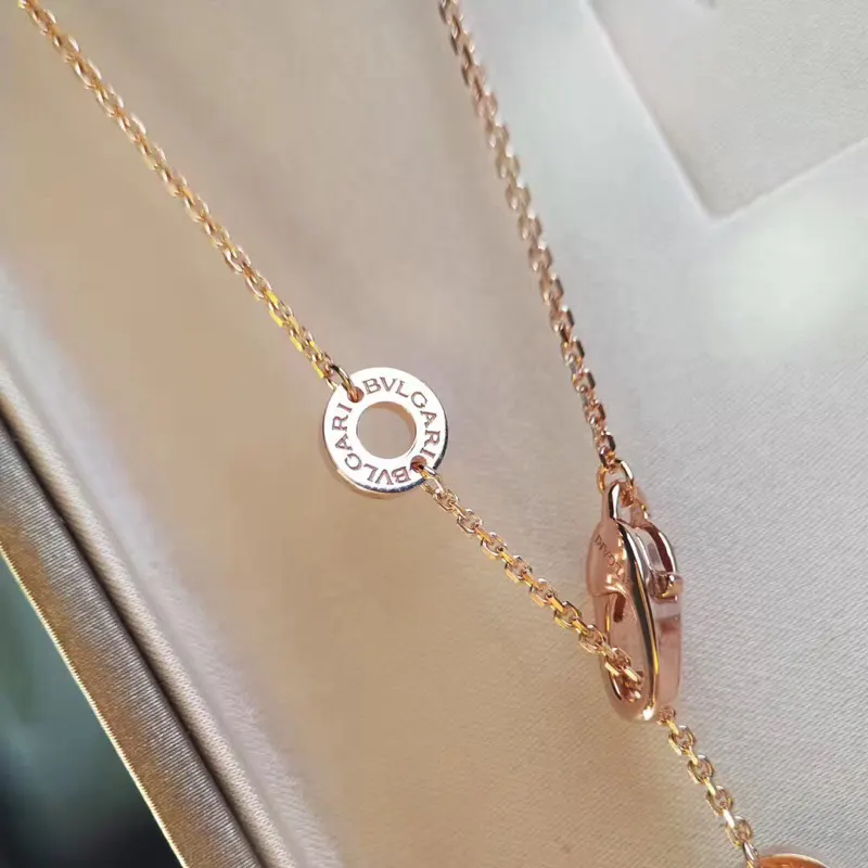 Bvlgari 玫瑰金 项链 精致锁骨链款