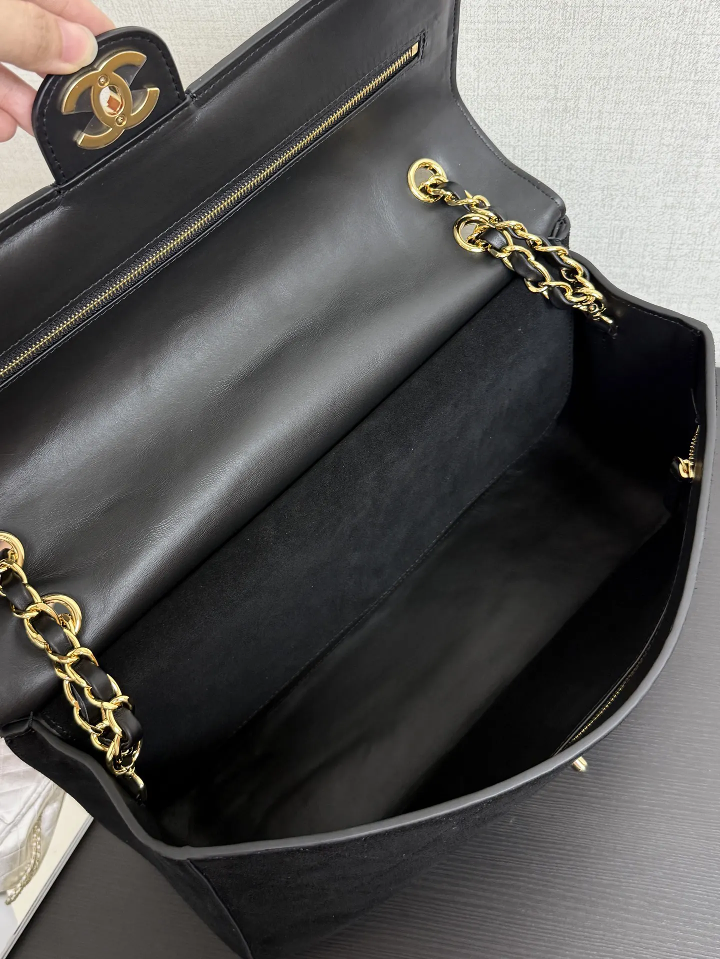黑色 金色 口盖包 磨砂皮 黑色绒面磨砂皮 柔软包身 若隐 链条包 精致链条款