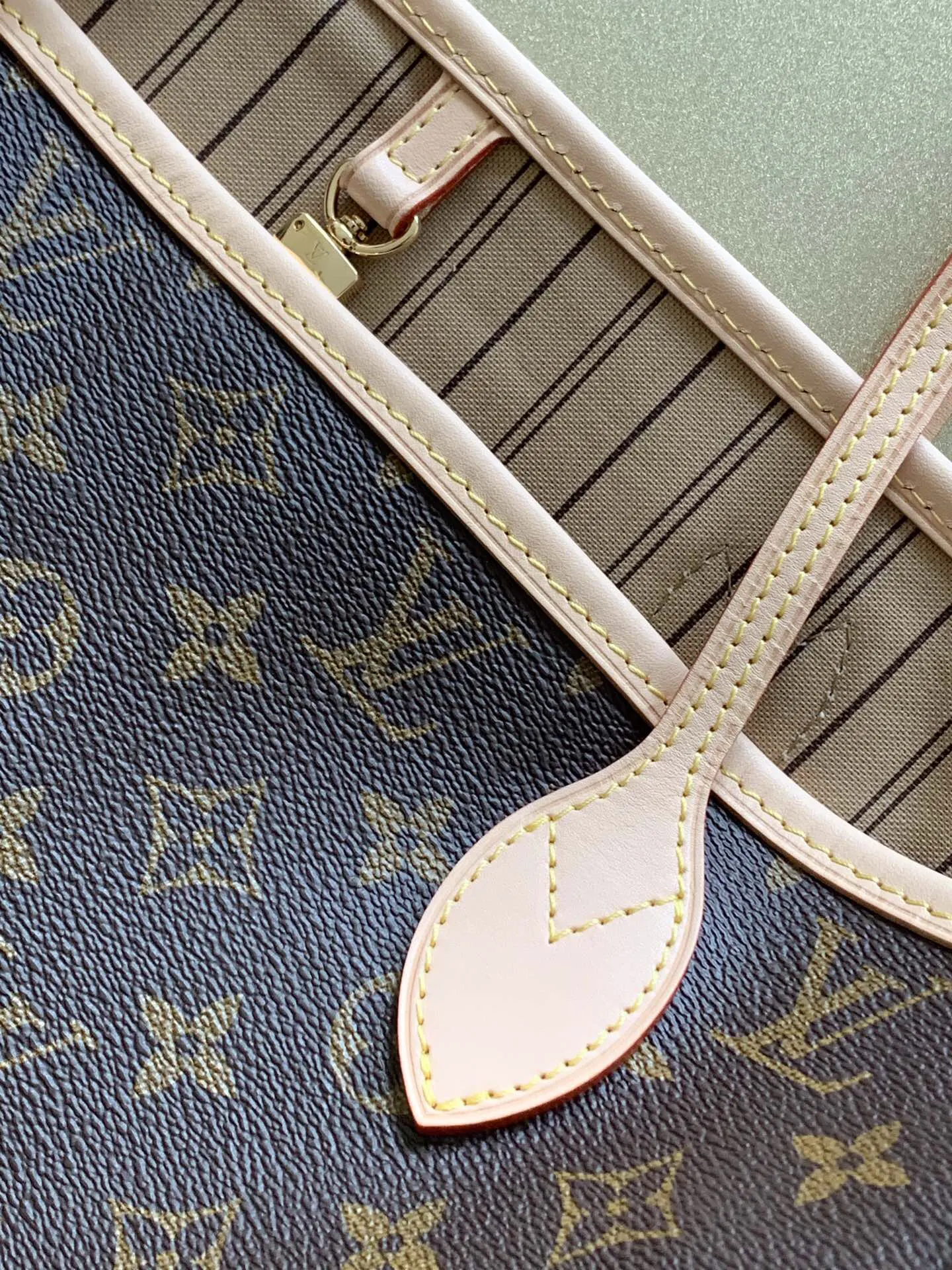 Louis Vuitton Clutch Bag Canvas