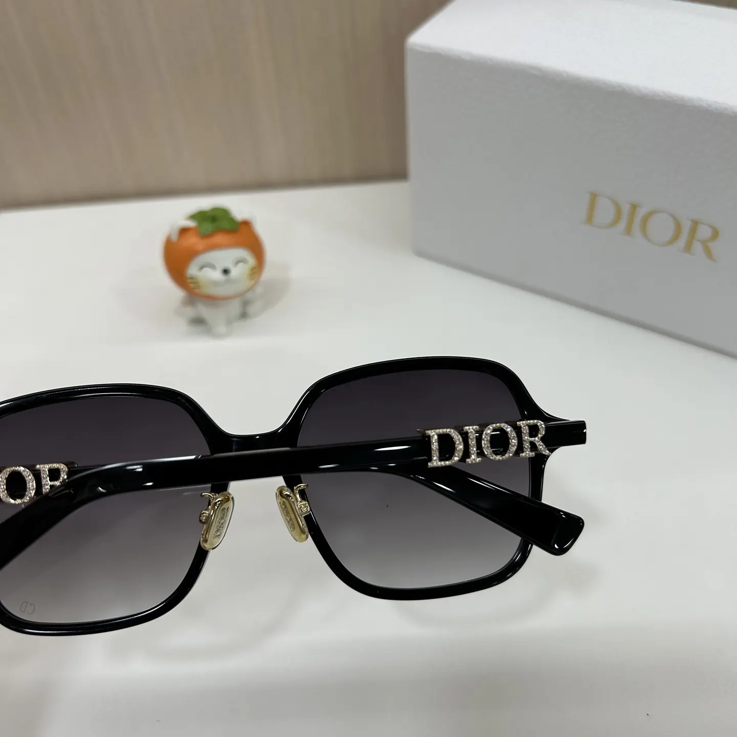 Dior 棕色方框太阳镜 复古遮阳