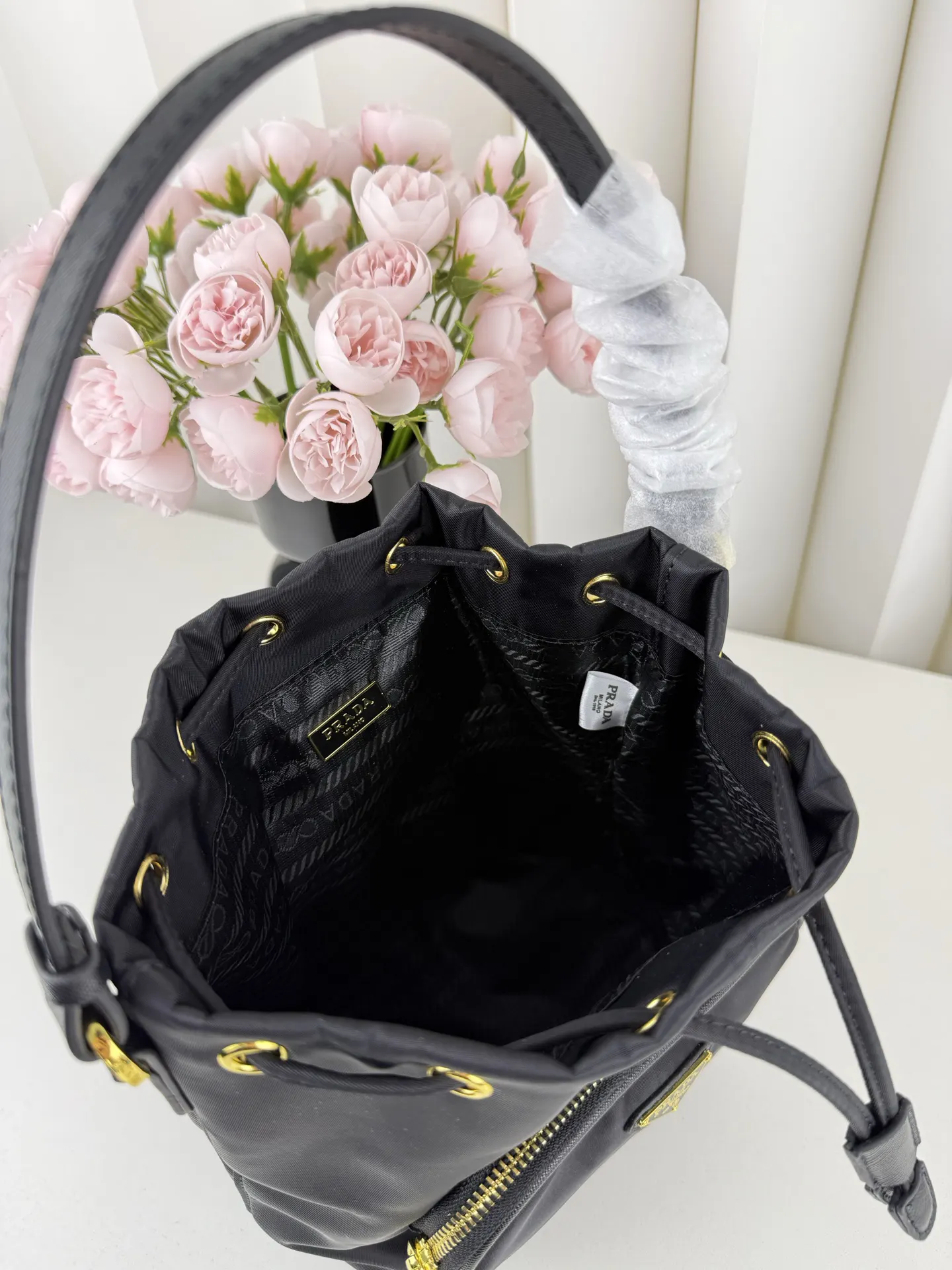 Prada Re-Nylon 尼龙 三角标 水桶包