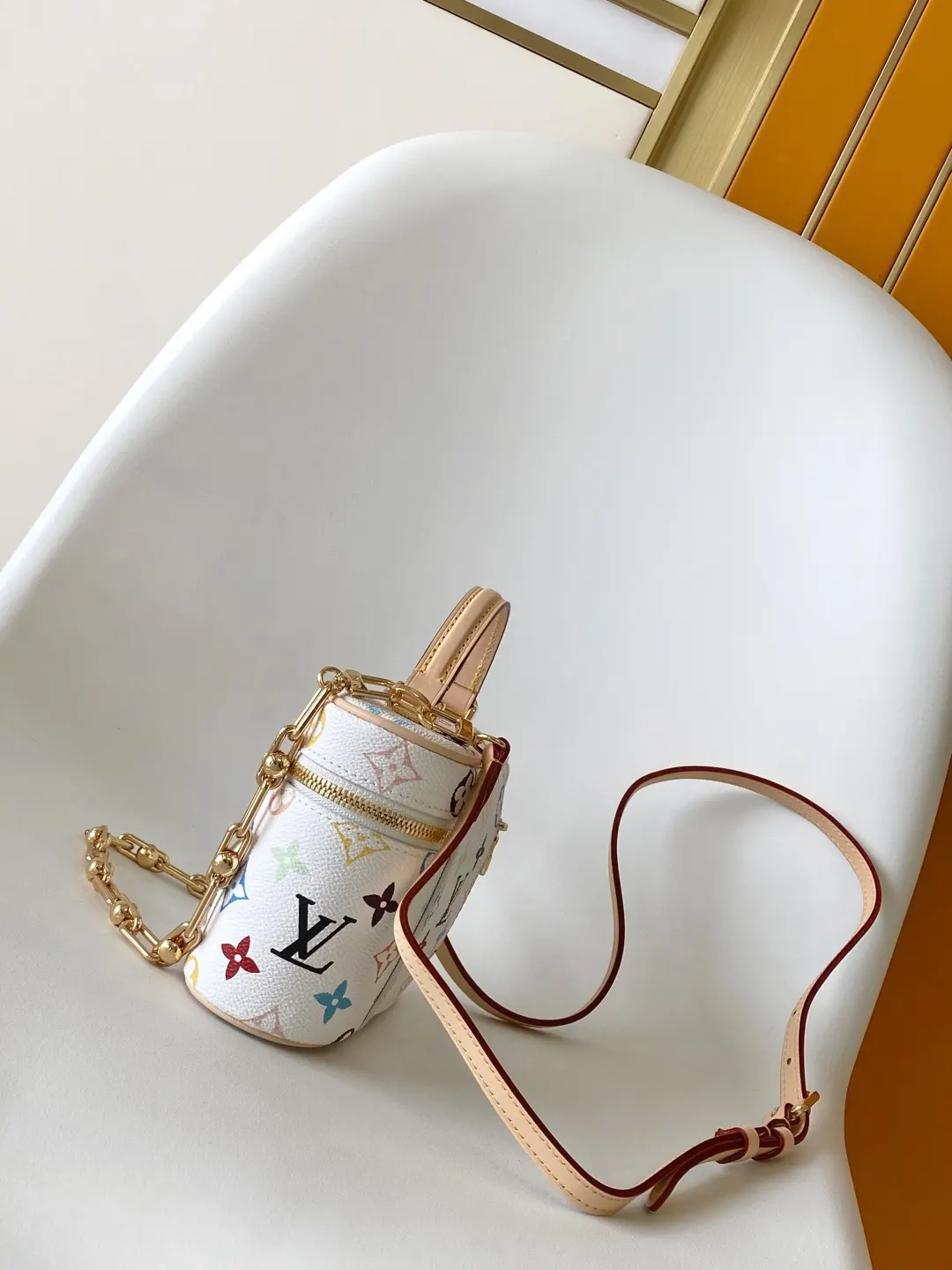 LV 牛皮 链条包 精致链条款