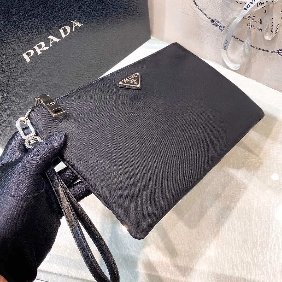 Prada Re-Nylon 黑色 皮革 手拿包