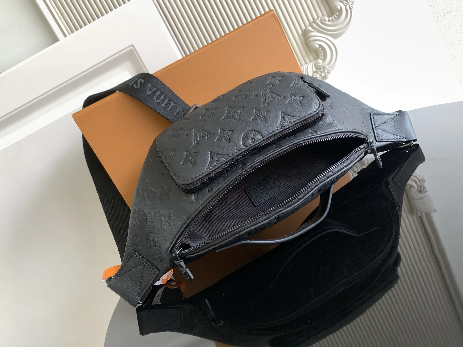 Belt Bag Casual Leather Image 9 Belt Bag Casual Leather Image 9