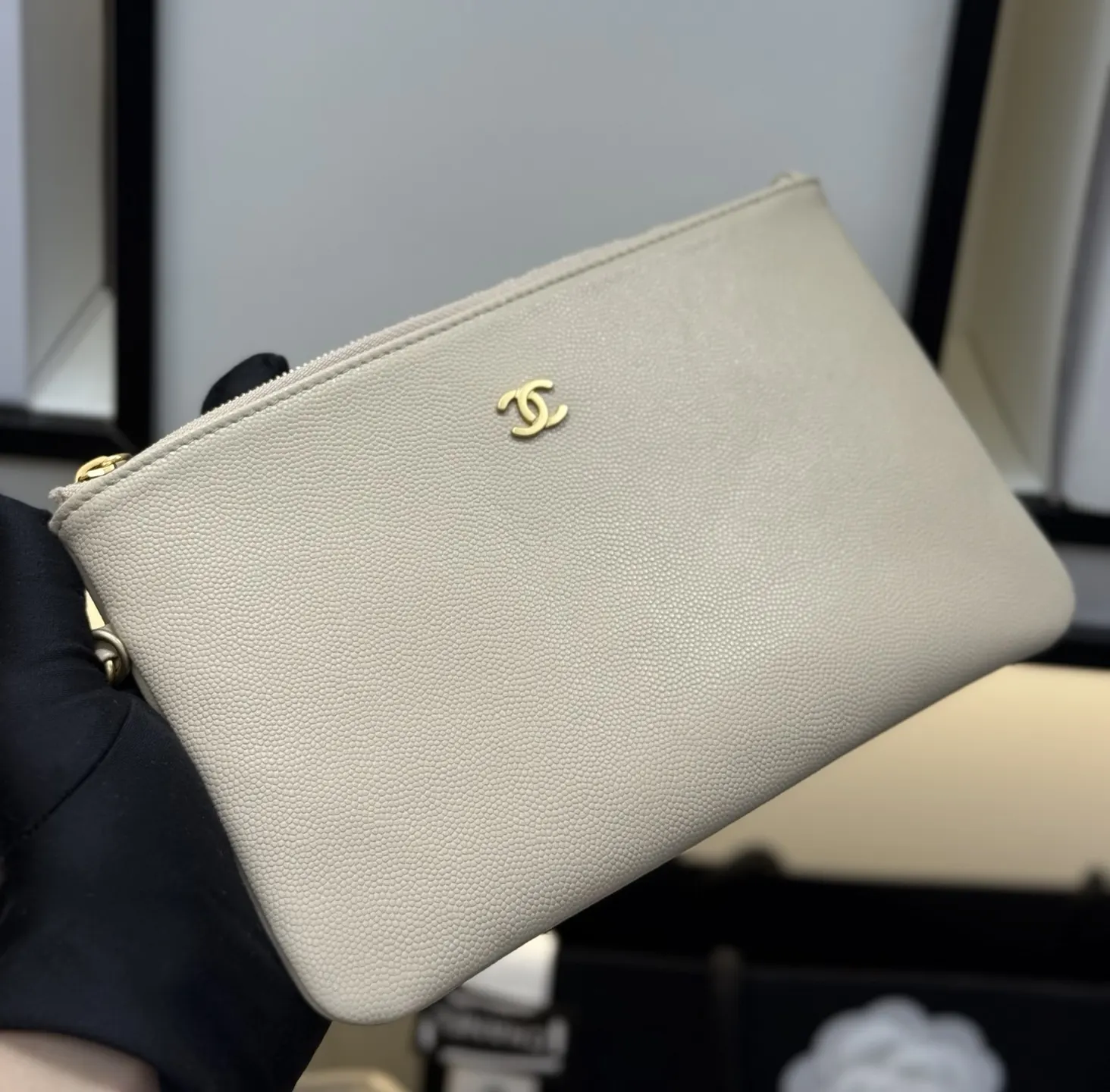 Fashion Item Travel Leather Image 9 Fashion Item Travel Leather Image 9