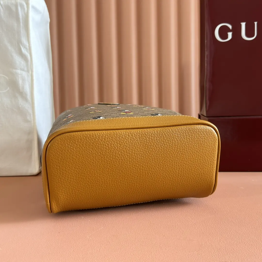 Gucci Marmont 双肩包 实用双肩款