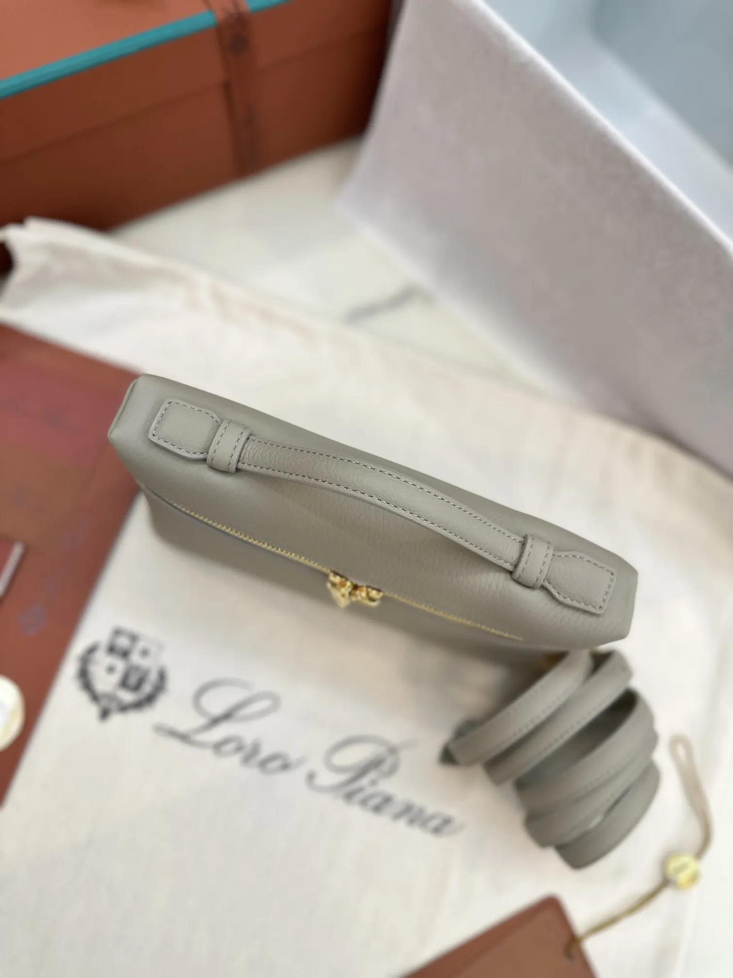 小牛皮 Loro Piana Extra Poket 手拿包 精致手拿款