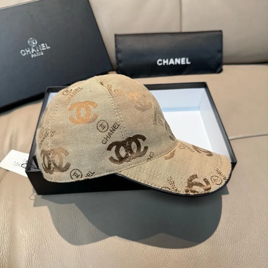 Chanel Logo帽子(數字4) Chanel Logo帽子(數字4)