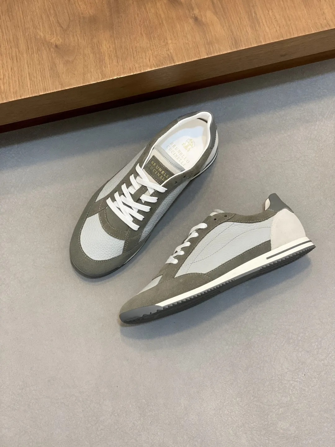Brunello Cucinelli SS 白色 運動鞋 休閒百搭款(數字5) Brunello Cucinelli SS 白色 運動鞋 休閒百搭款(數字5)