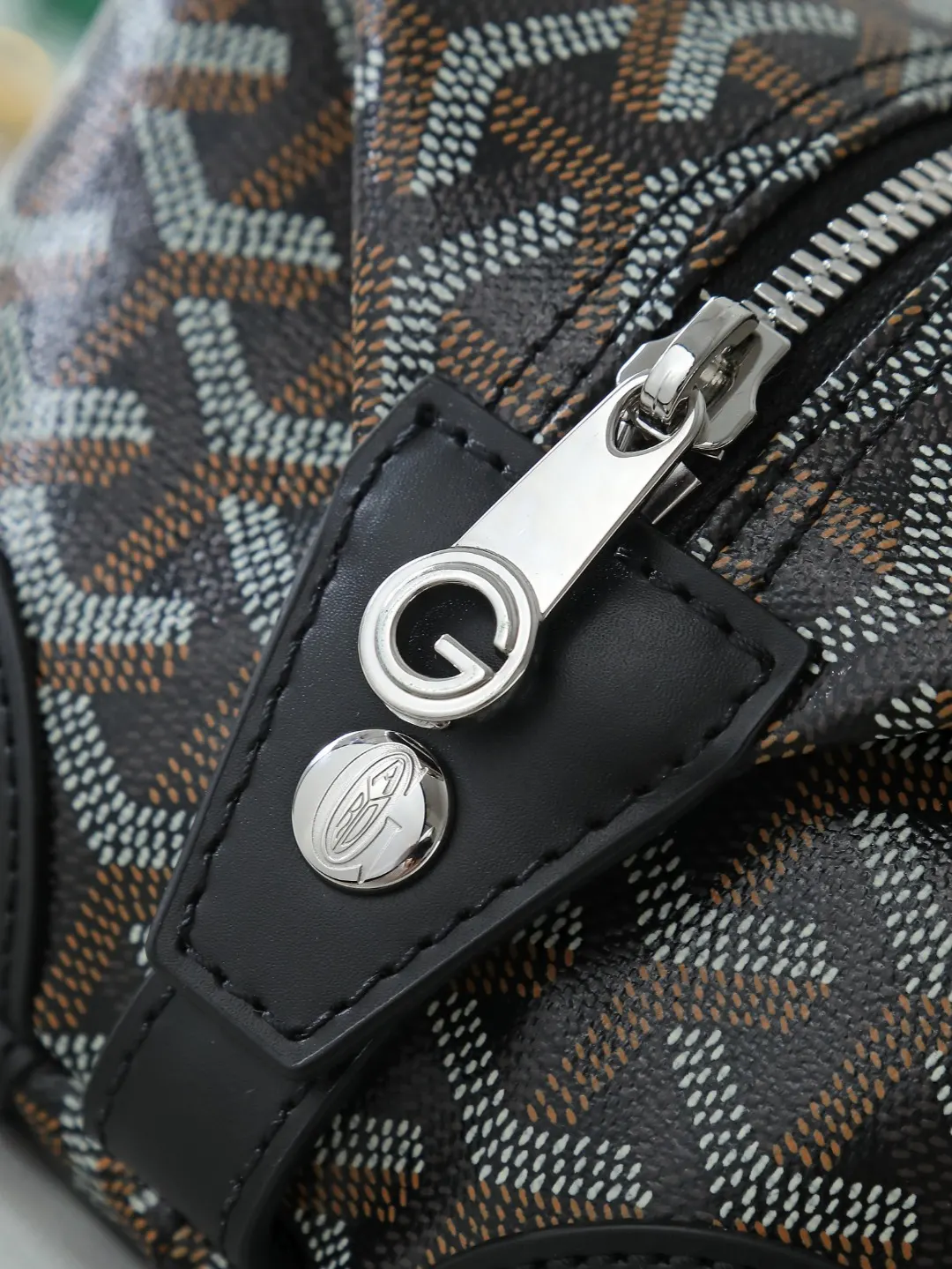Goyard 戈雅 化妆 收纳袋 内里有双隔层 手拿包 精致手拿款
