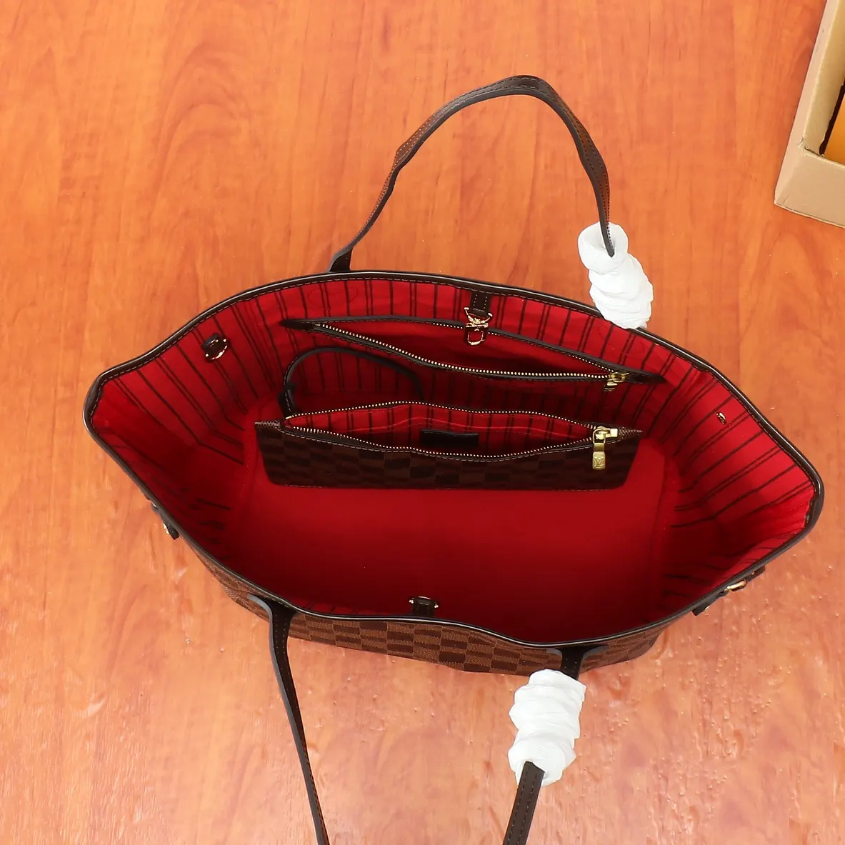 LV Neverfull 帆布 手拿包 精致手拿款