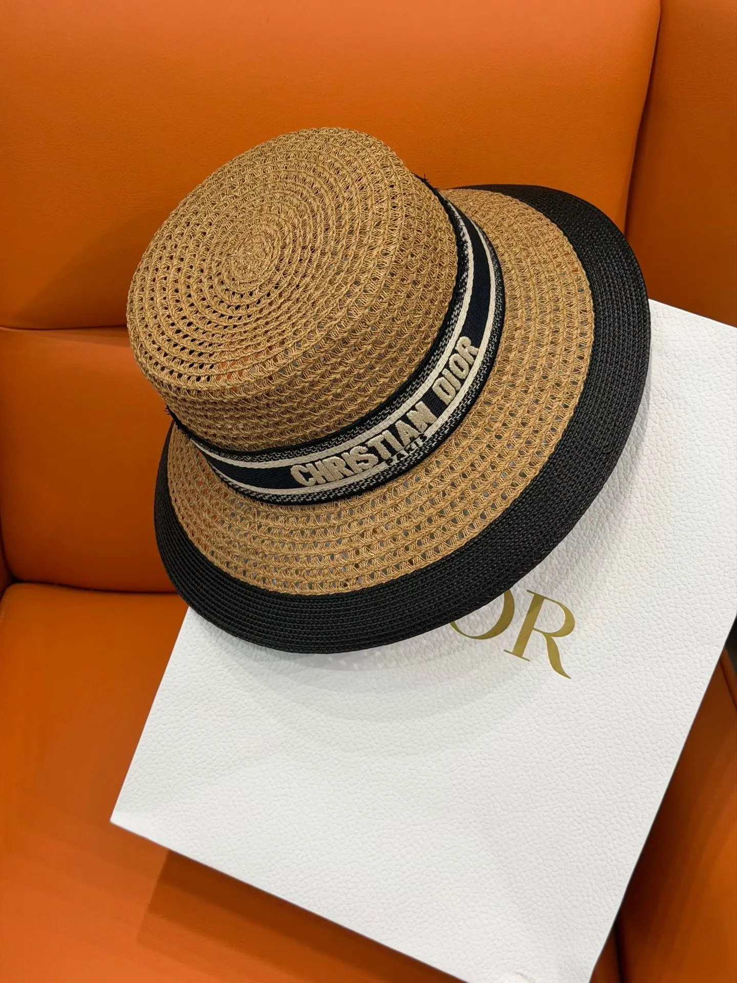 Dior 草编渔夫帽 黑色宽边 帽子