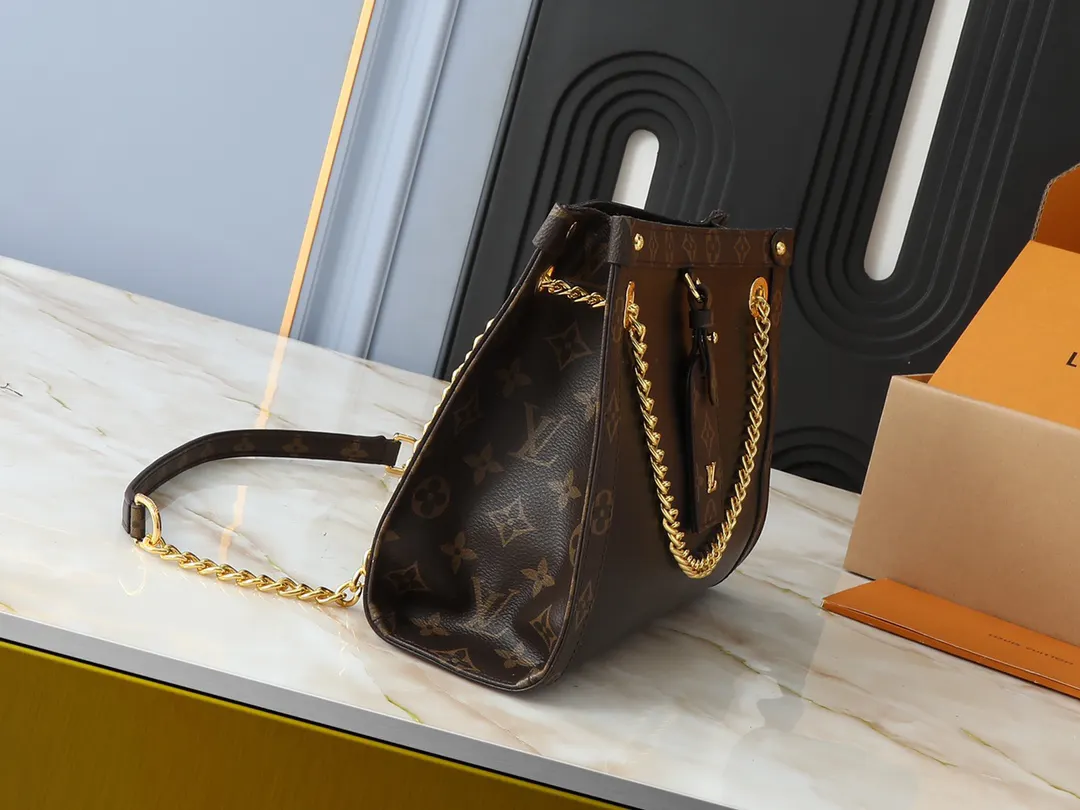 Chain Bag Leather