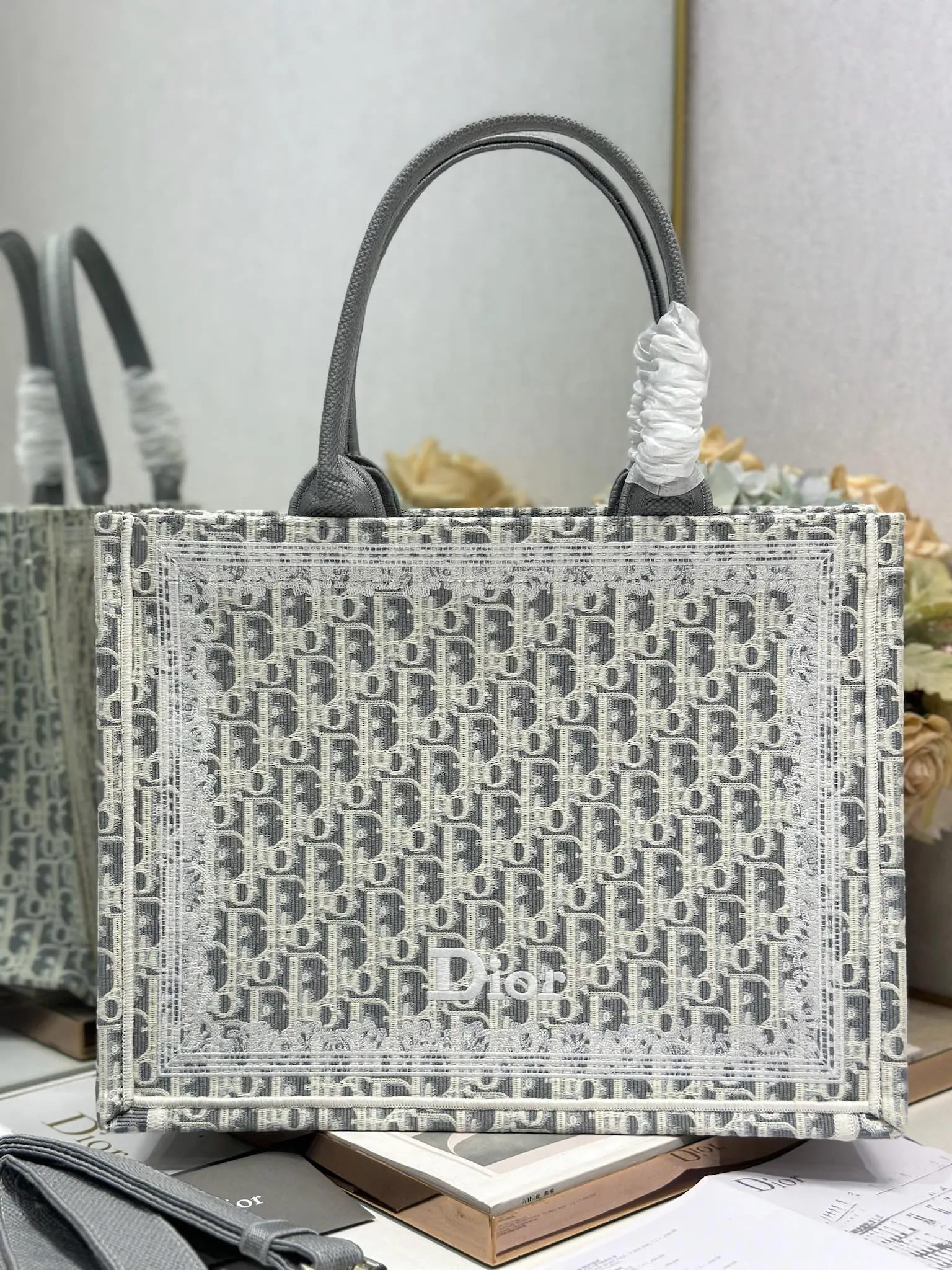 Book Tote 可收納各种日常用品 全新演绎Baye图案混合效果D 托特包 大容量托特款