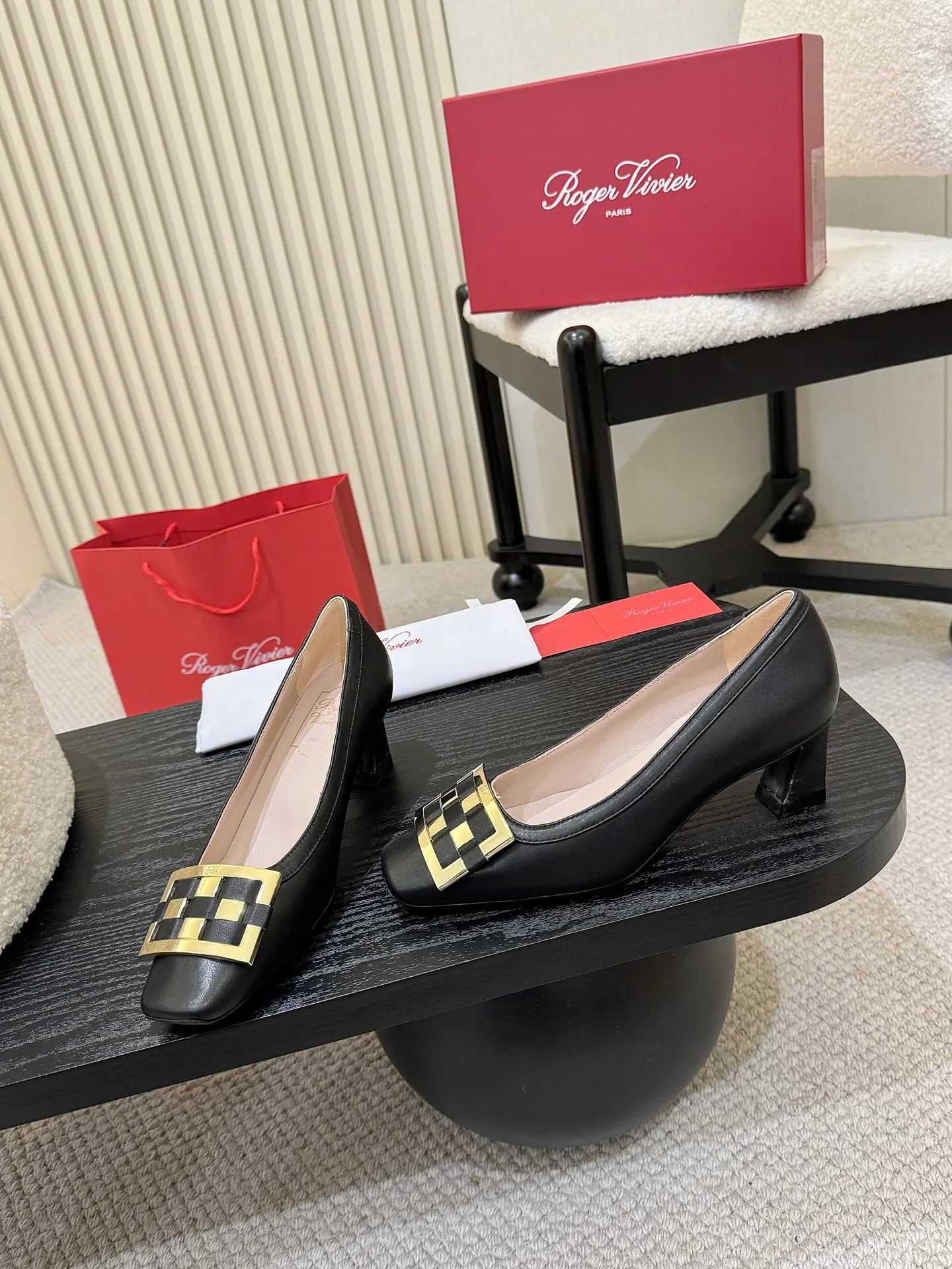 Roger Vivier 运动鞋 休闲百搭款 款04