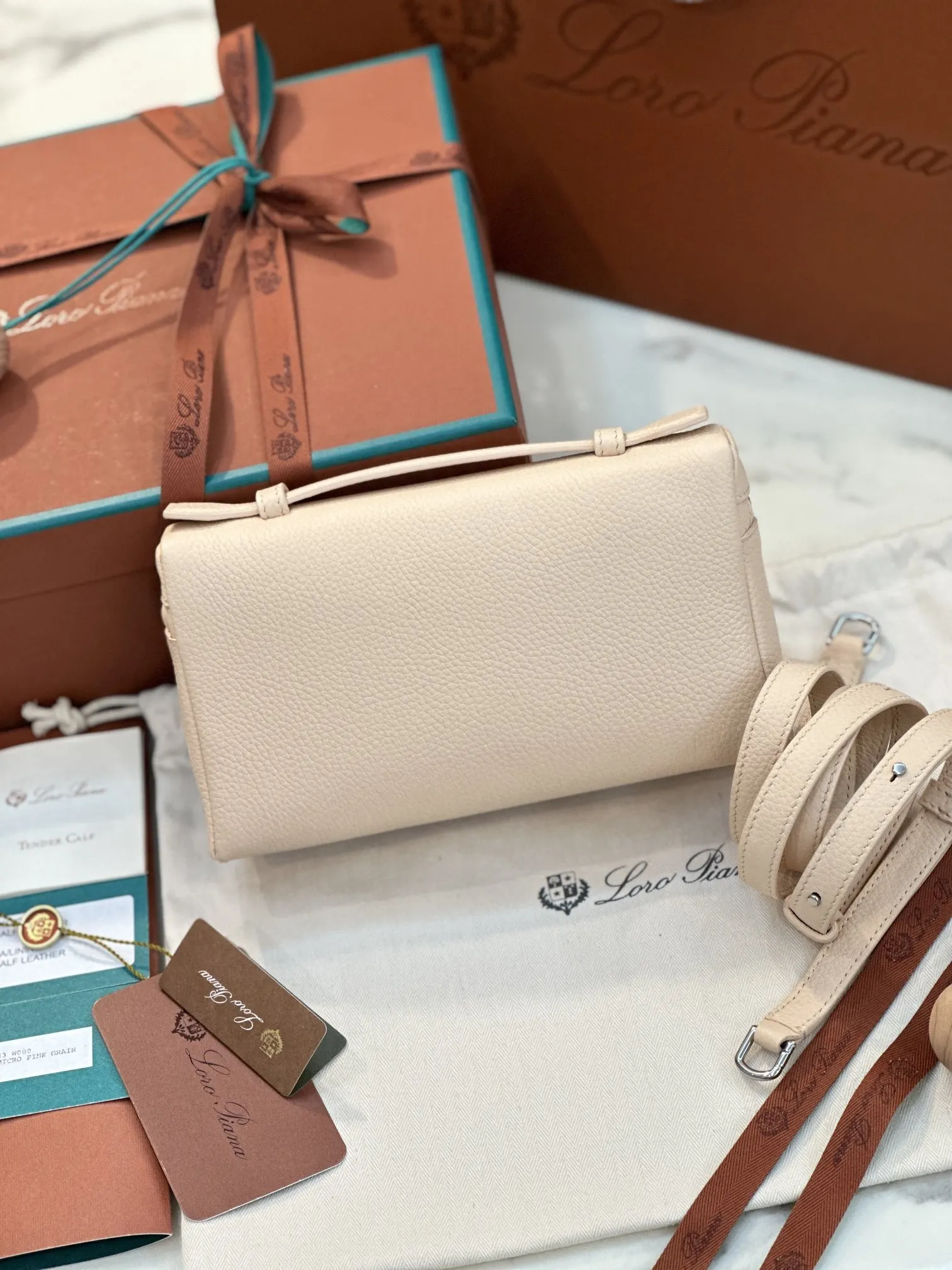 小牛皮 Loro Piana Extra Poket 手拿包 精致手拿款