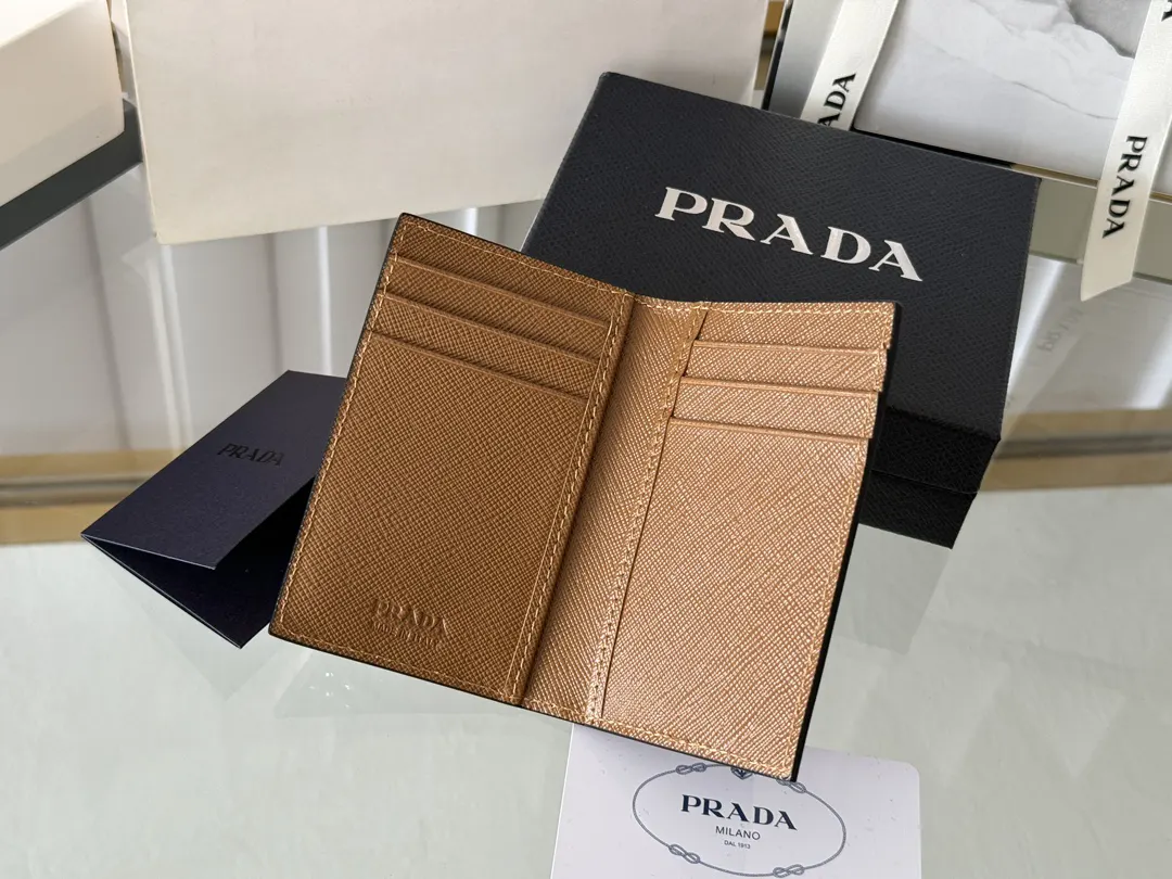 Prada 十字纹牛皮 錢包 实用卡夹