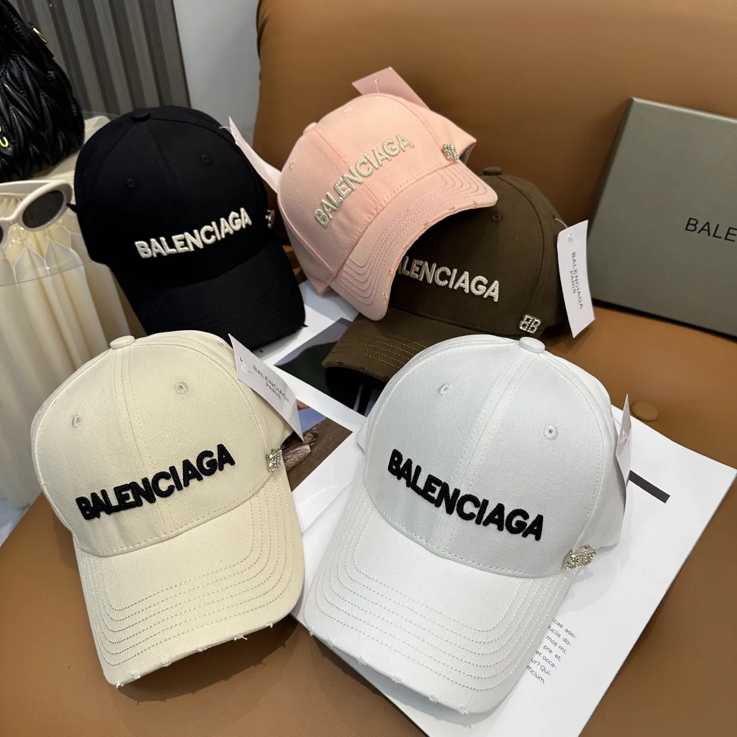 Balenciaga 棒球帽 精致搭配