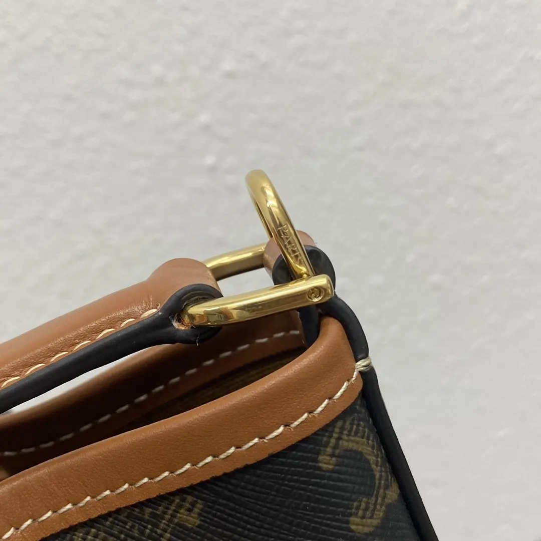 金色 CE 抽绳水桶包 休閒水桶款