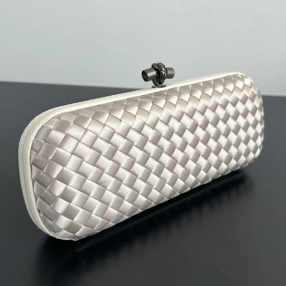 Bottega Veneta 化妆包 便携收纳款